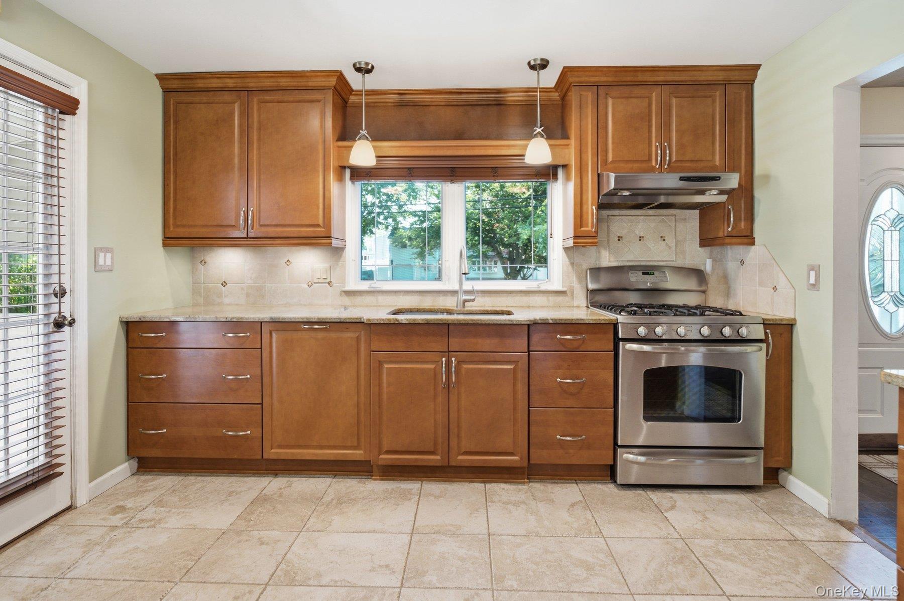 Single Family Terry Road Suffolk County, NY 11788, MLS-1019301-10