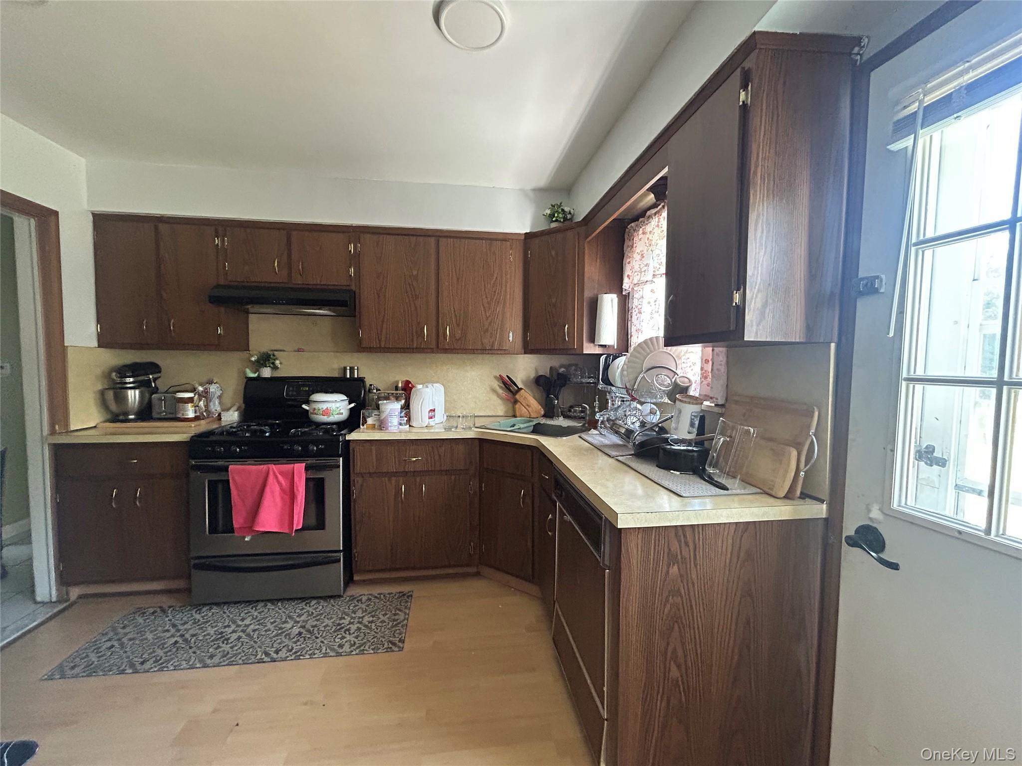 Single Family Melvin Avenue  Nassau County, NY 11552, MLS-1019317-10