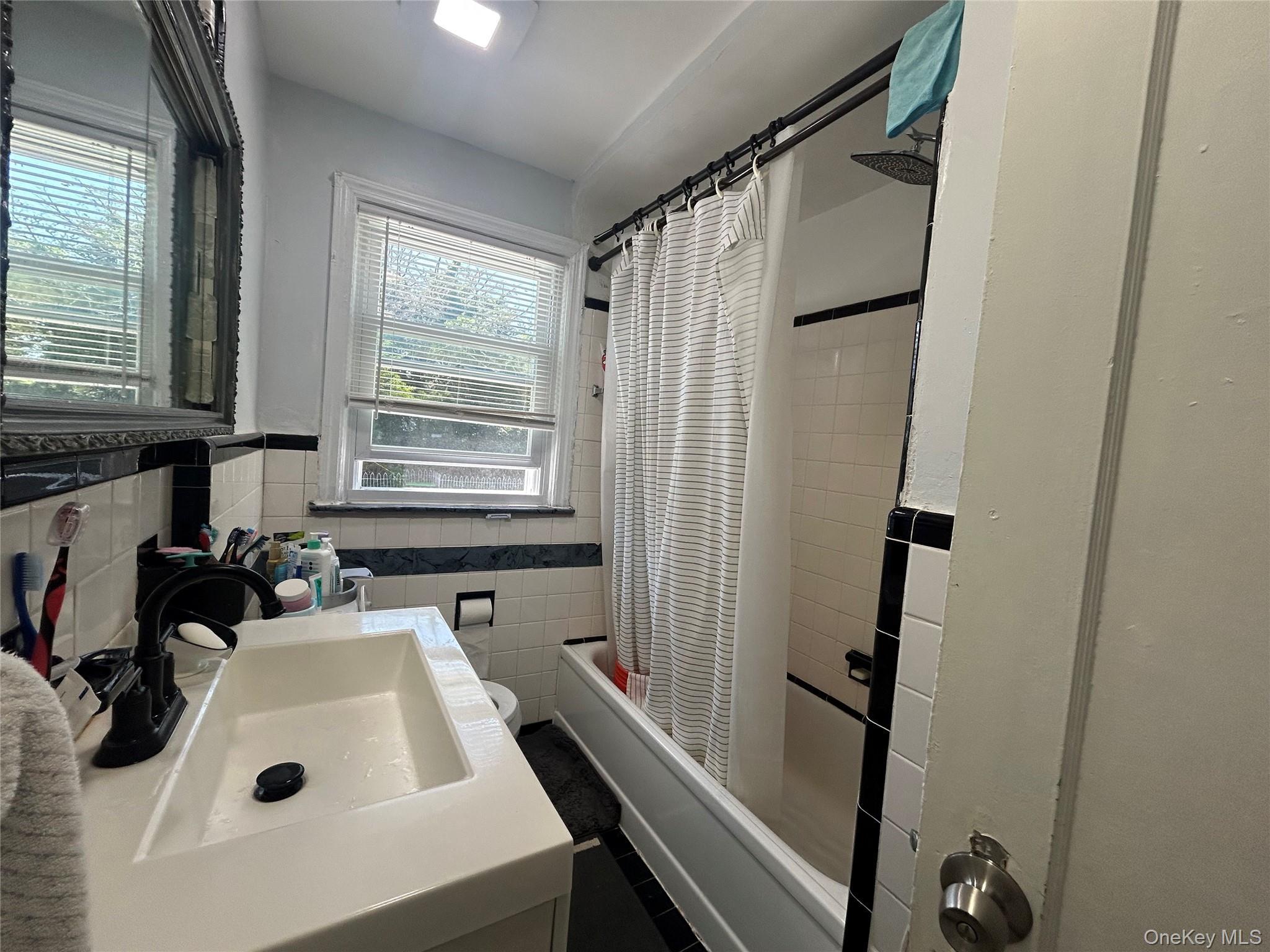 Single Family Melvin Avenue  Nassau County, NY 11552, MLS-1019317-29