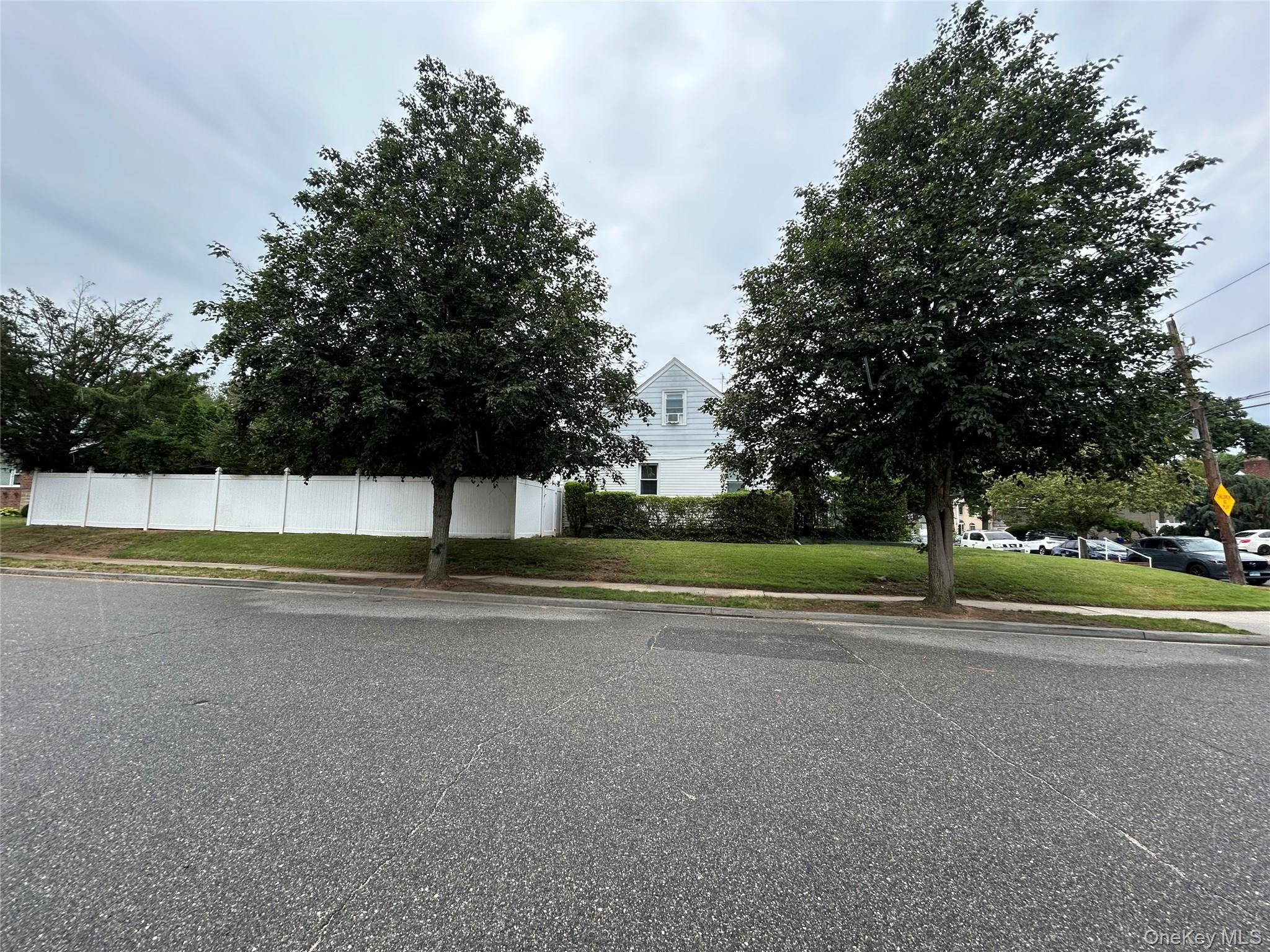 Single Family Melvin Avenue  Nassau County, NY 11552, MLS-1019317-3