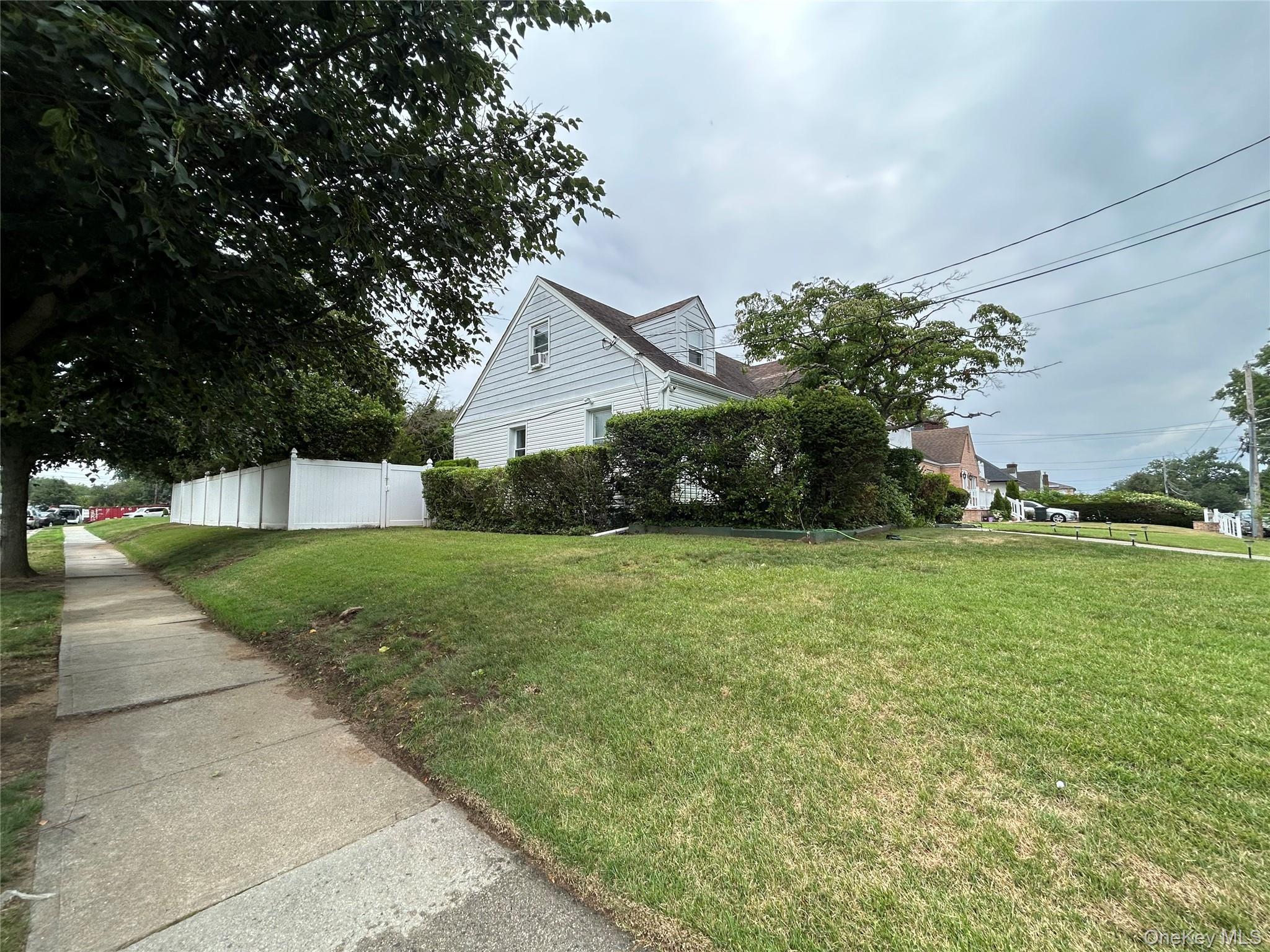 Single Family Melvin Avenue  Nassau County, NY 11552, MLS-1019317-4