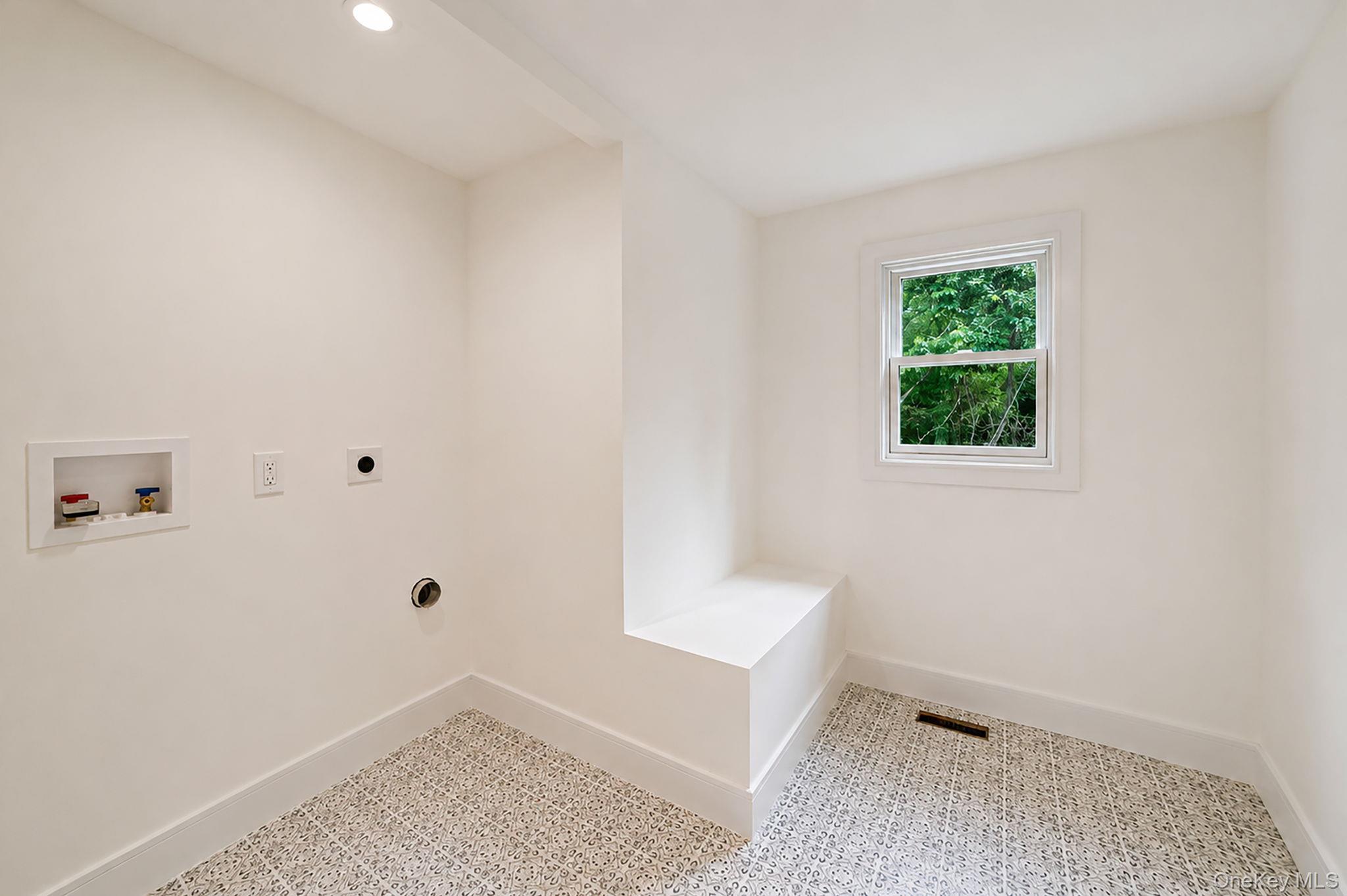 Single Family Springville Road Suffolk County, NY 11946, MLS-1019342-22