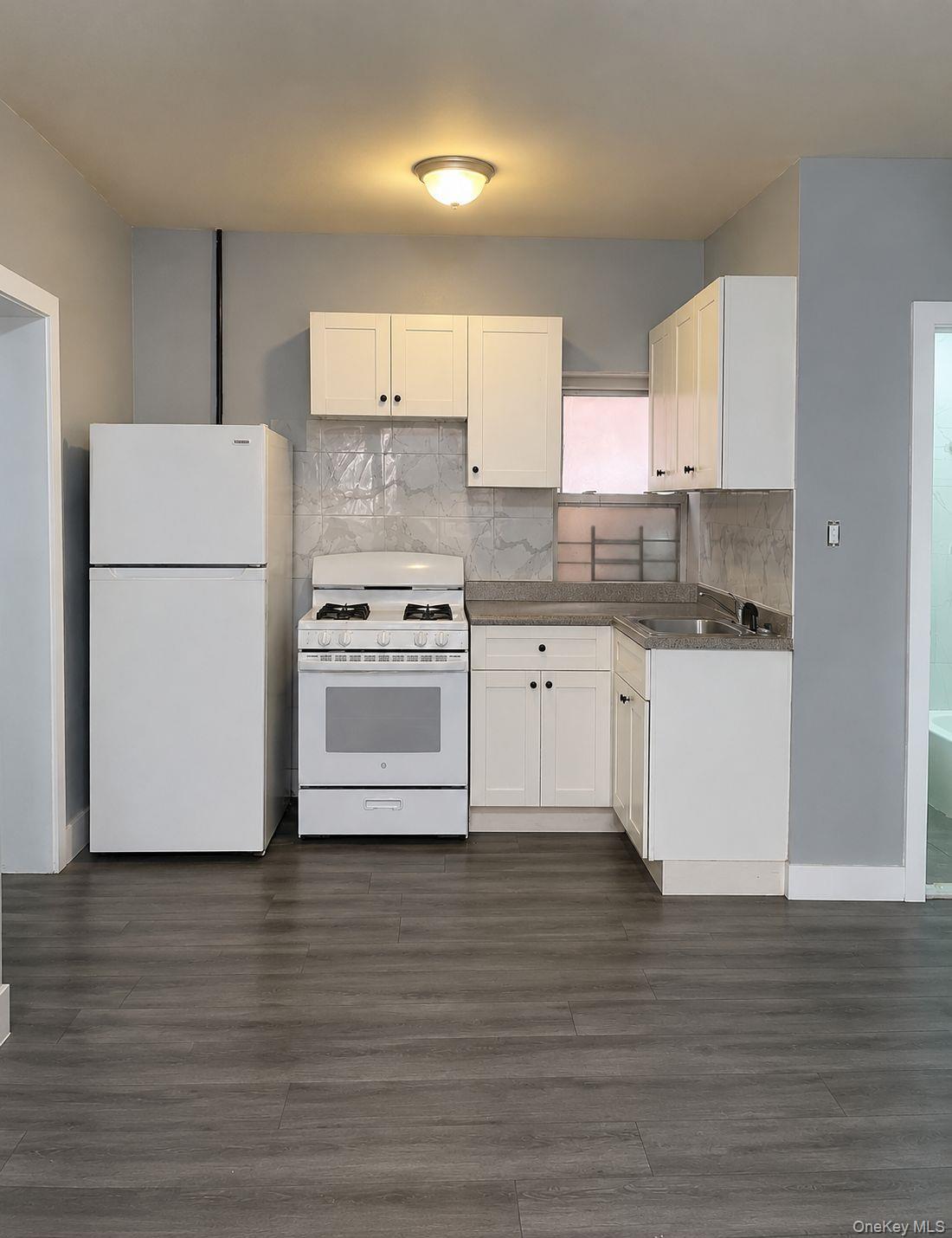 Single Family E 224th Street Bronx, NY 10466, MLS-1019347-2
