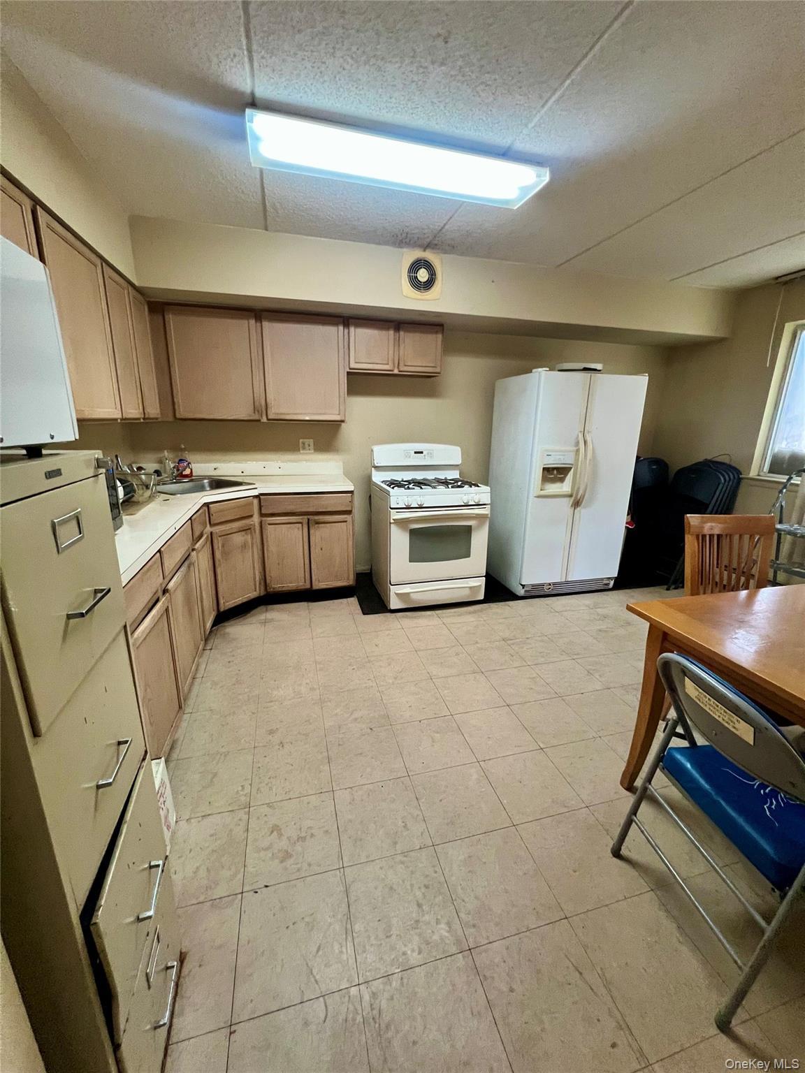 Single Family E 179th Street Bronx, NY 10457, MLS-1019354-9