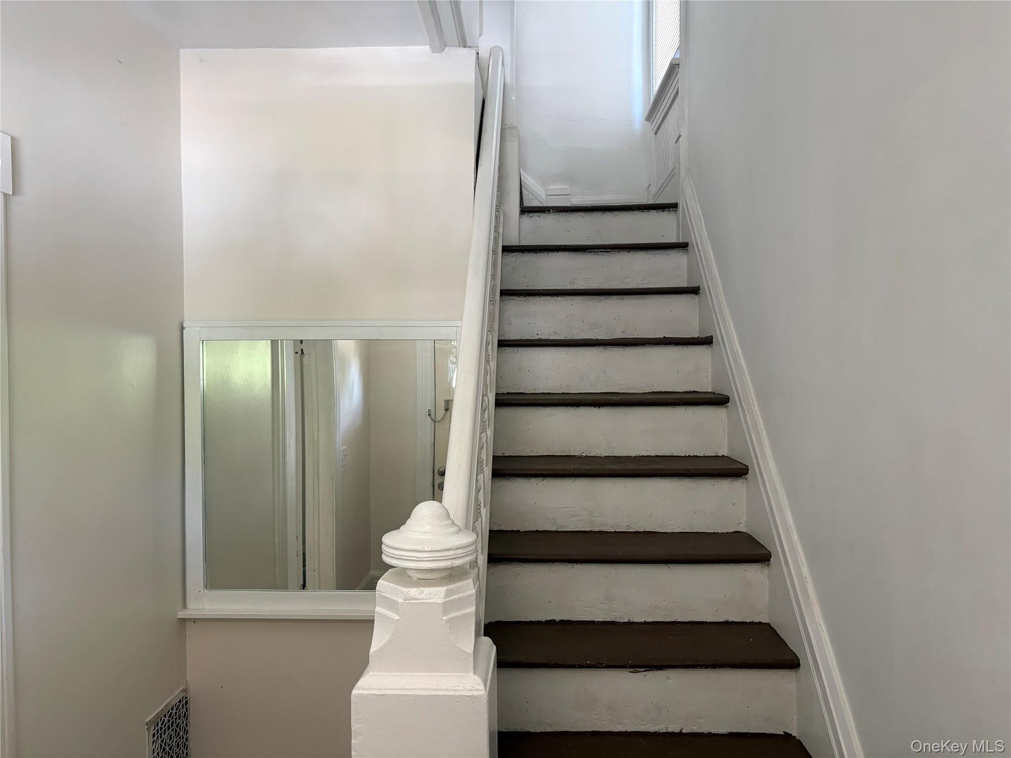 Single Family N Clinton Street Dutchess County, NY 12601, MLS-1019365-17