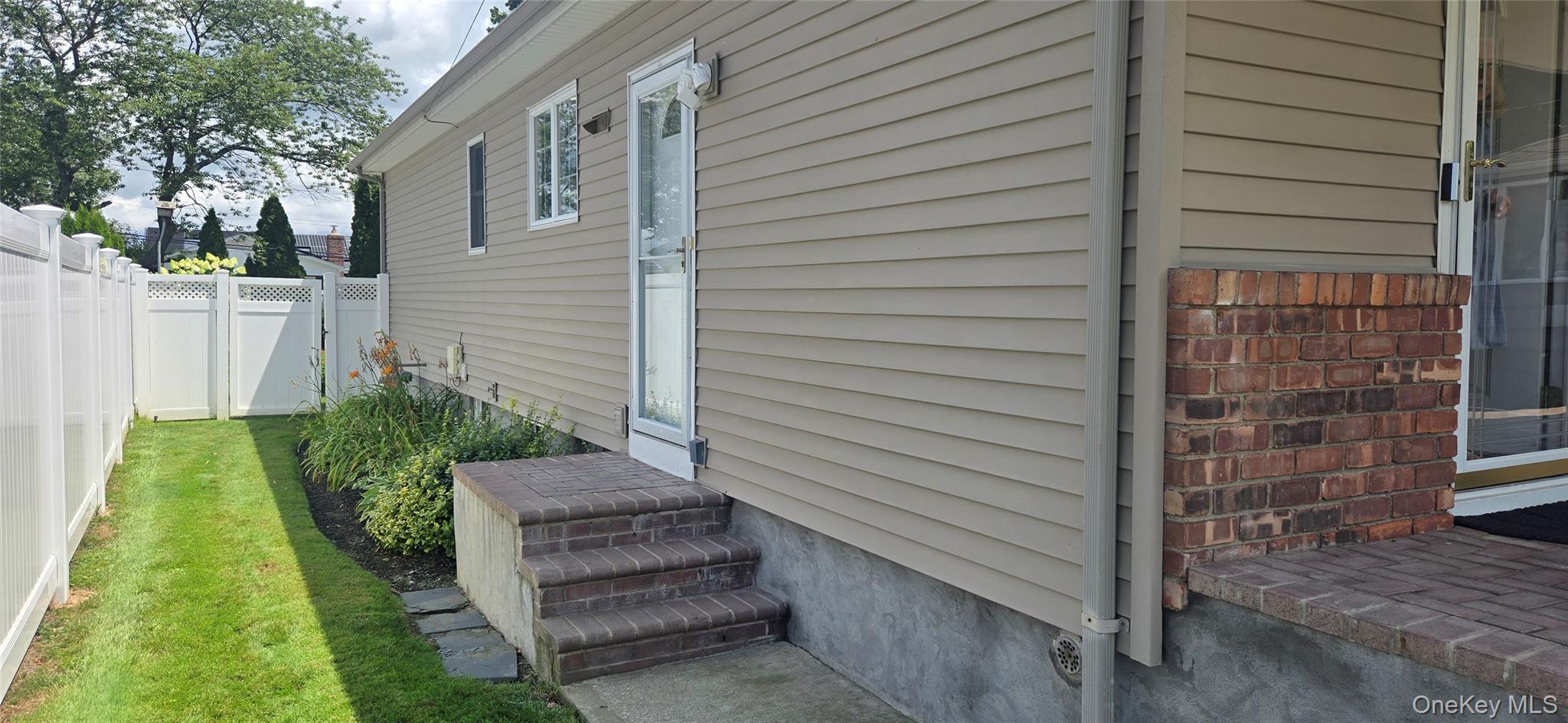 Single Family Virginia Avenue Nassau County, NY 11710, MLS-1019377-2