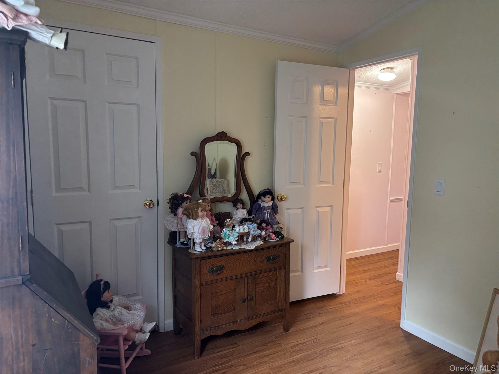 Single Family Old Country Road Suffolk County, NY 11901, MLS-1019381-12