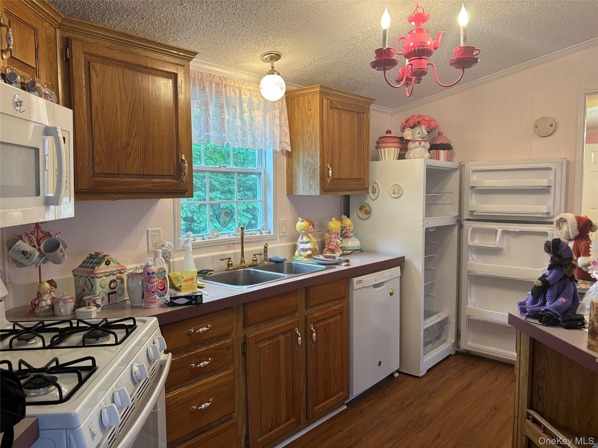 Single Family Old Country Road Suffolk County, NY 11901, MLS-1019381-15