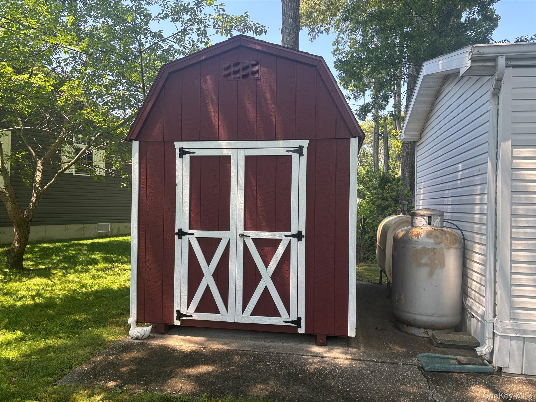 Single Family Old Country Road Suffolk County, NY 11901, MLS-1019381-29