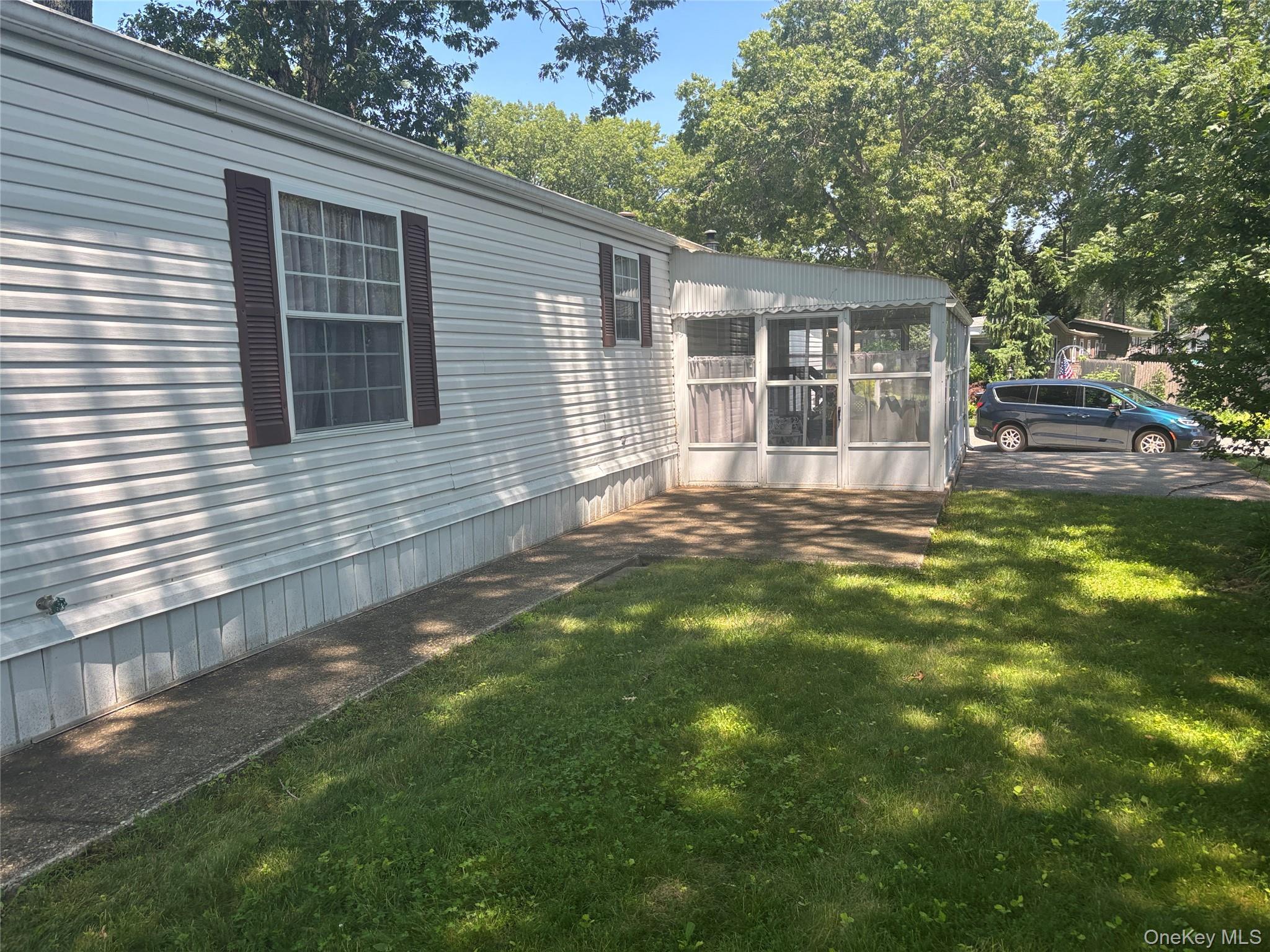 Single Family Old Country Road  Suffolk County, NY 11901, MLS-1019381-30