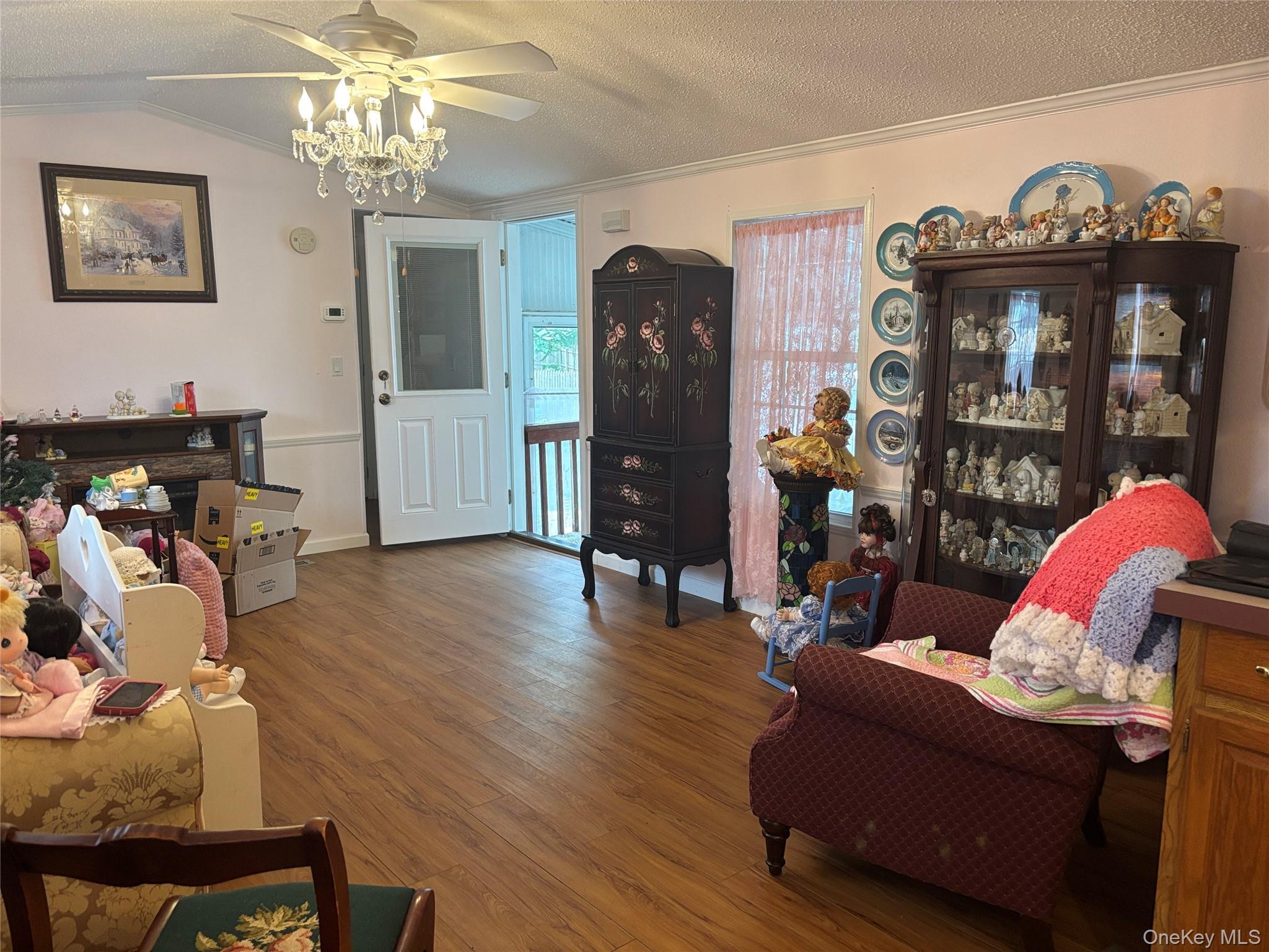 Single Family Old Country Road Suffolk County, NY 11901, MLS-1019381-4