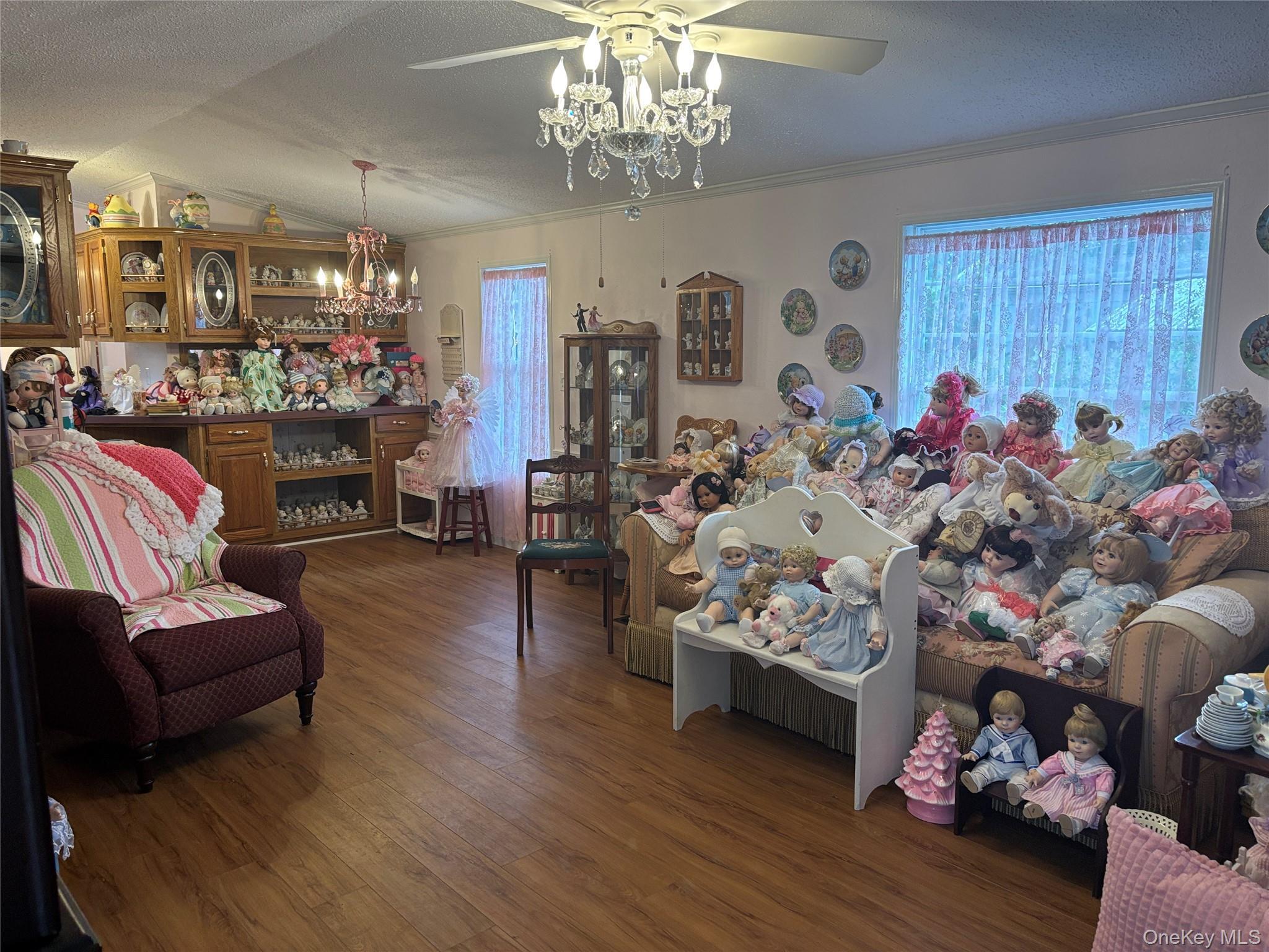 Single Family Old Country Road Suffolk County, NY 11901, MLS-1019381-5
