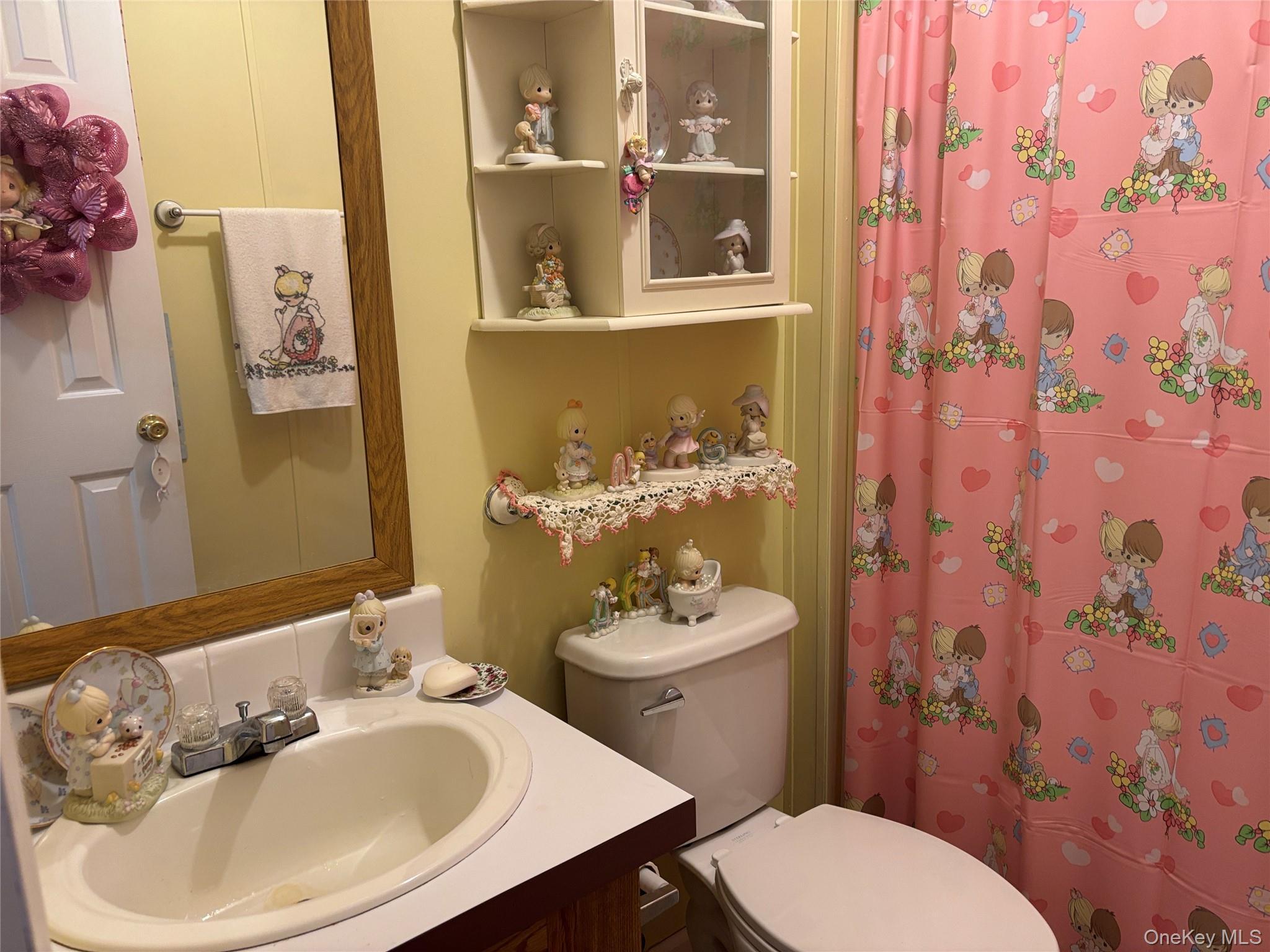 Single Family Old Country Road Suffolk County, NY 11901, MLS-1019381-9