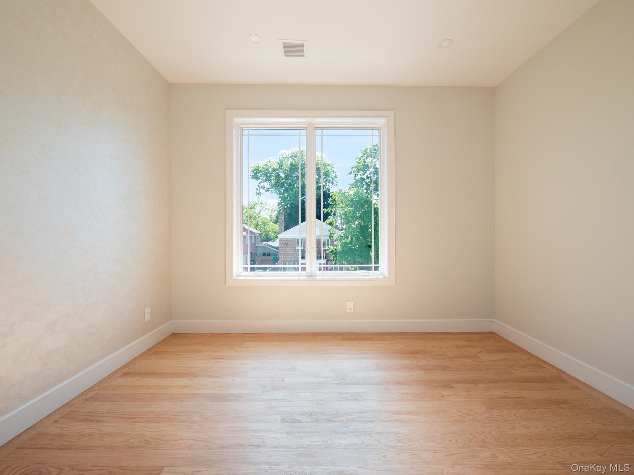 Single Family 173rd Street Queens, NY 11366, MLS-1019386-16