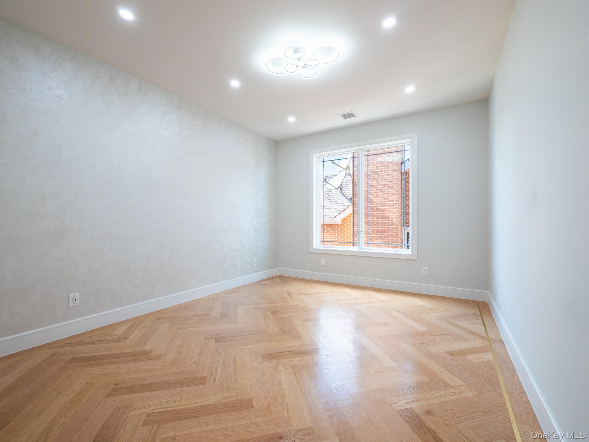 Single Family 173rd Street Queens, NY 11366, MLS-1019386-20