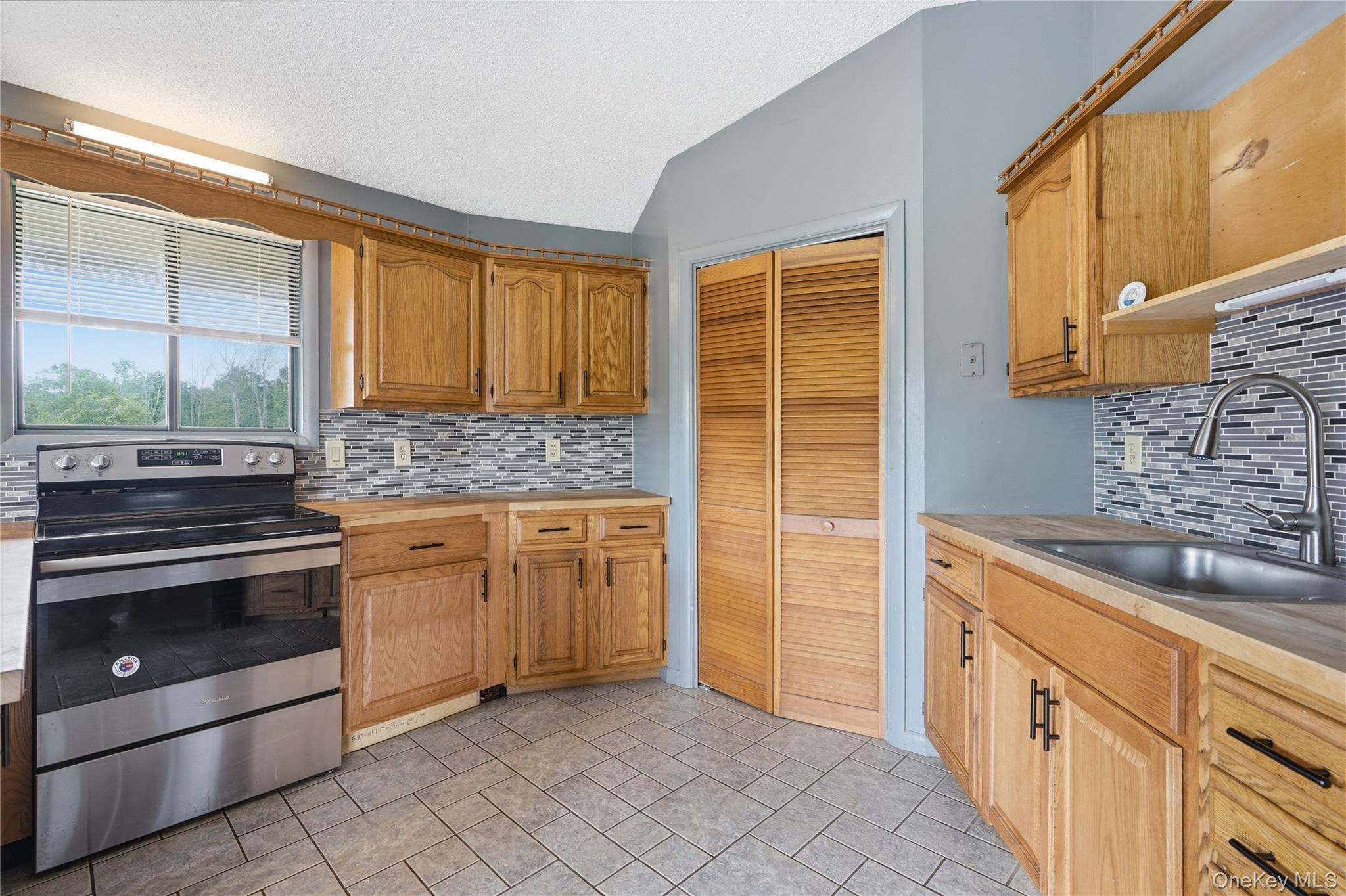 Single Family Beach Lake Highway  Out Of Area, NY 18405, MLS-1019396-15