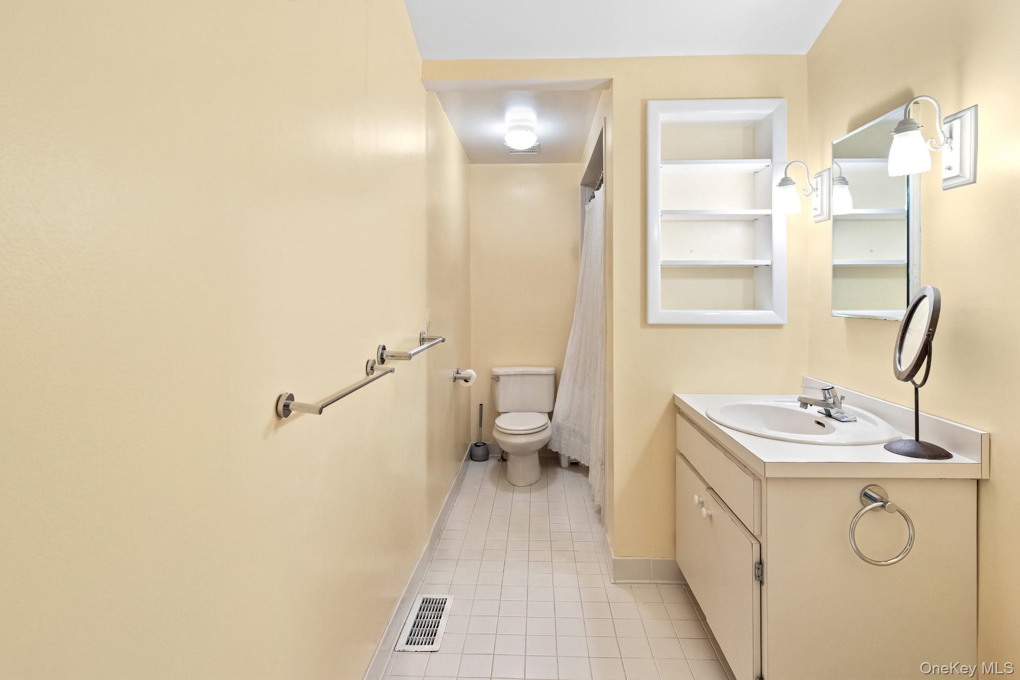 Single Family Two Holes Water Road  Suffolk County, NY 11937, MLS-1019417-15