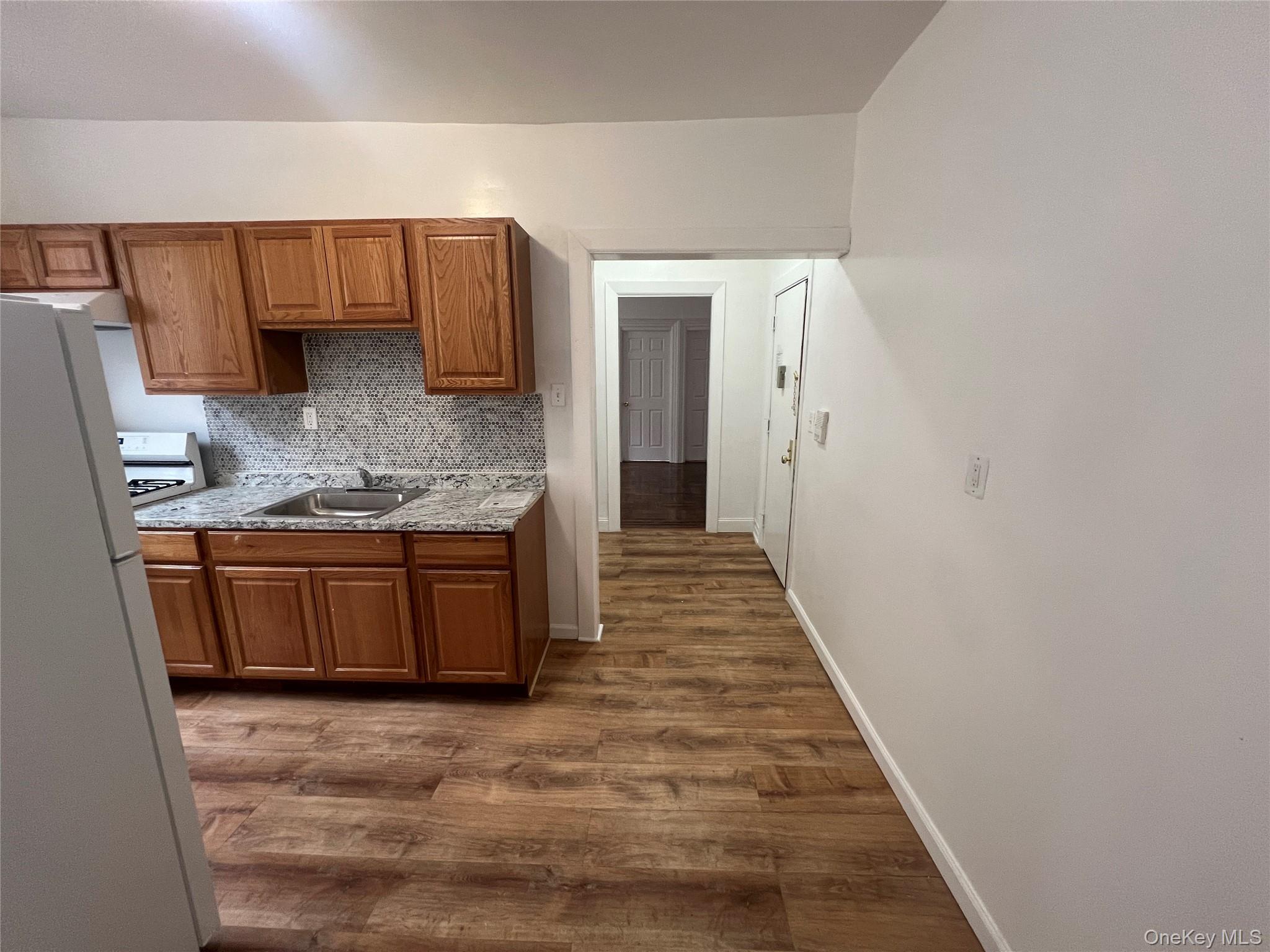 Single Family Stratford Avenue Bronx, NY 10472, MLS-1019449-18