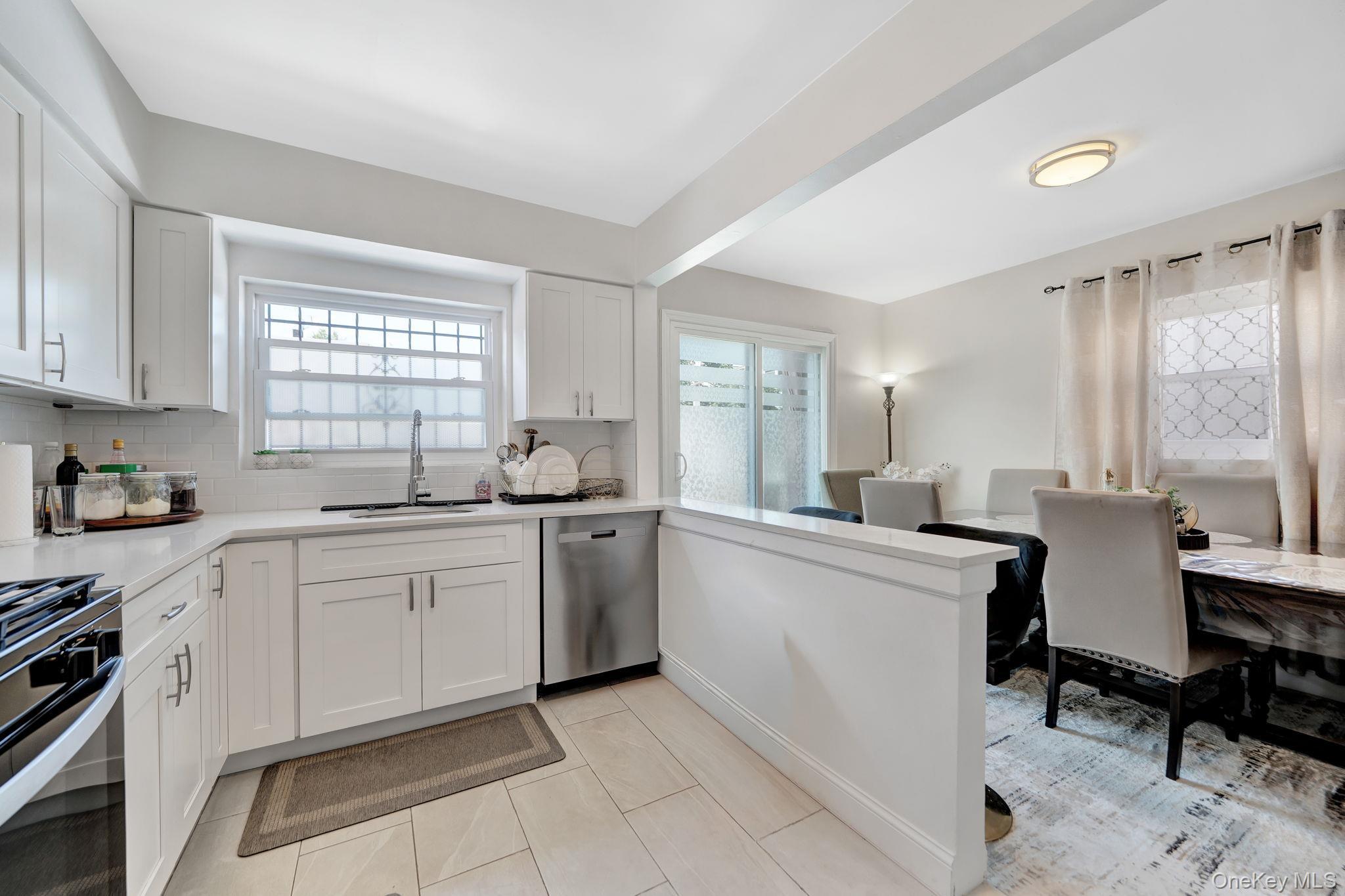 Single Family Chatterton Avenue Bronx, NY 10472, MLS-1019492-10