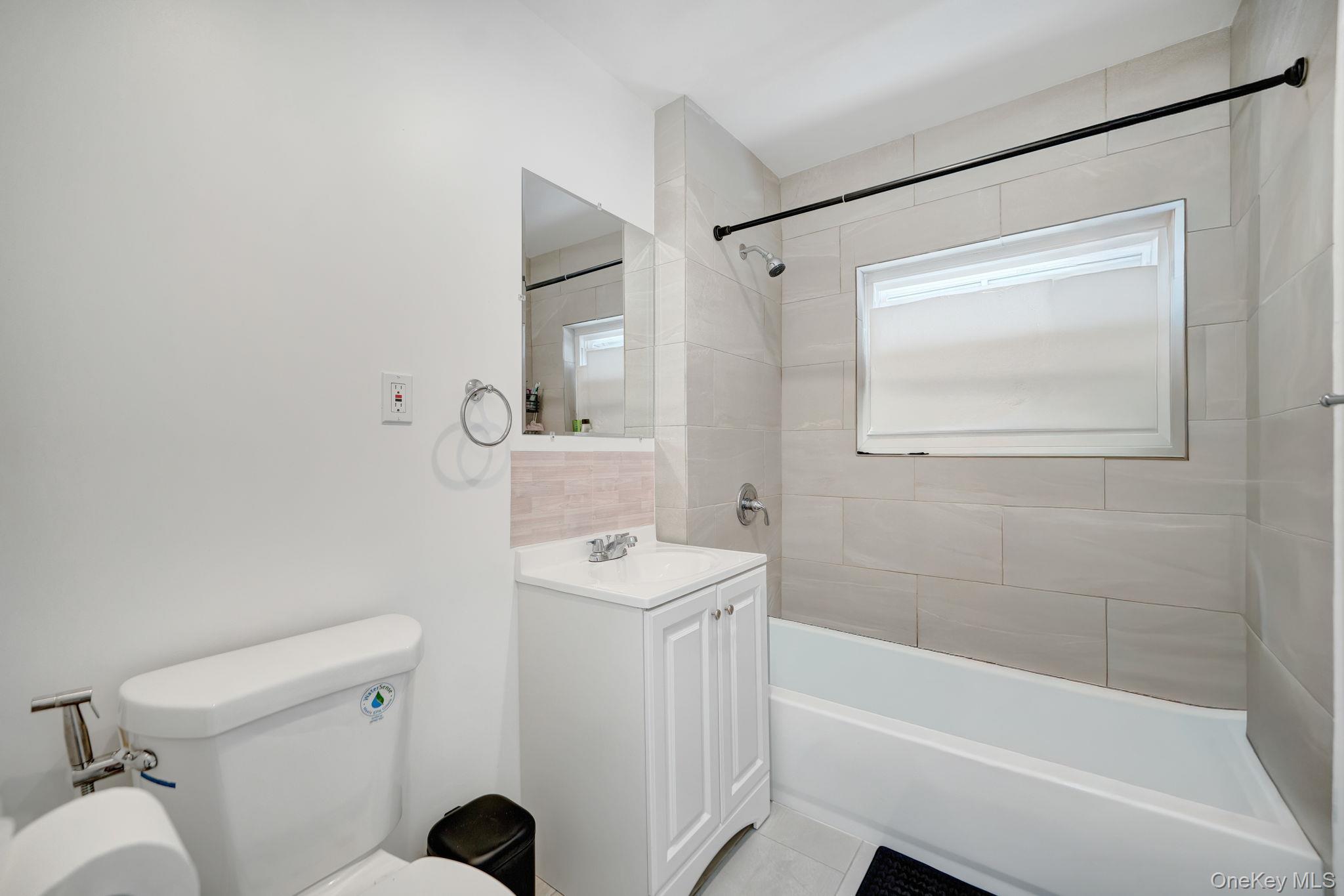 Single Family Chatterton Avenue Bronx, NY 10472, MLS-1019492-18