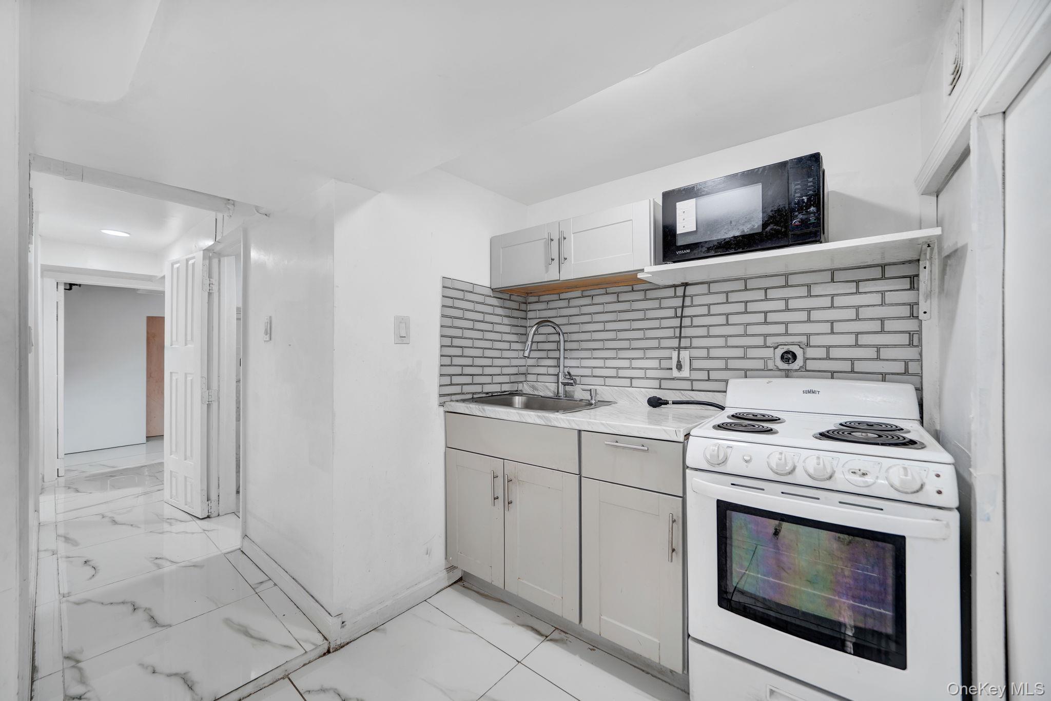 Single Family Chatterton Avenue Bronx, NY 10472, MLS-1019492-21