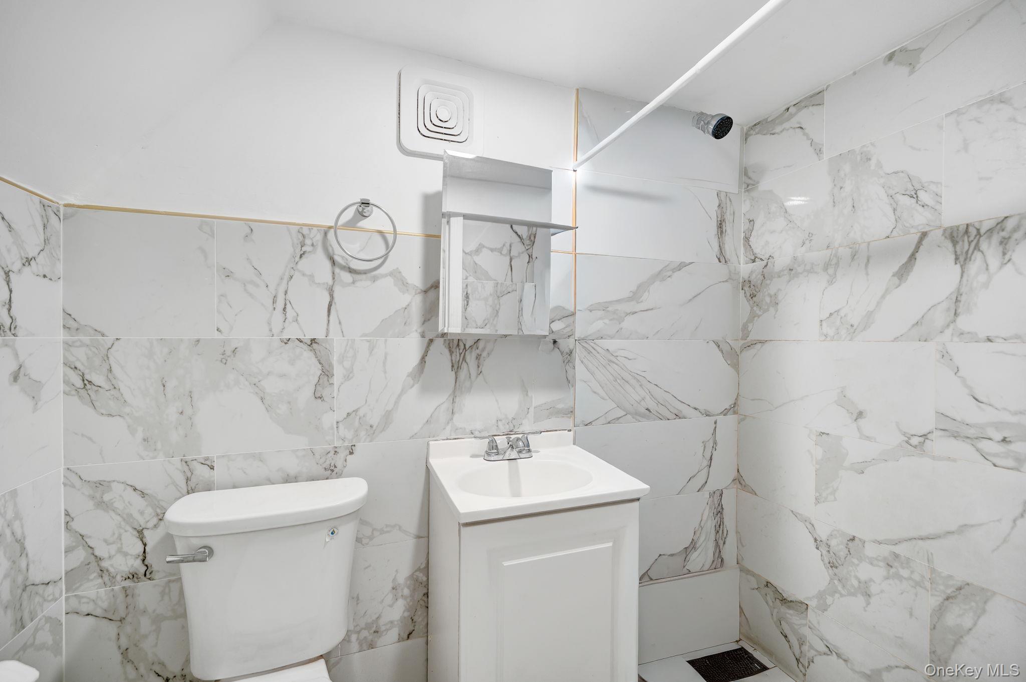 Single Family Chatterton Avenue Bronx, NY 10472, MLS-1019492-23