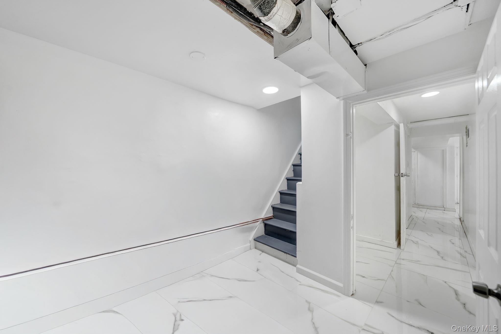 Single Family Chatterton Avenue Bronx, NY 10472, MLS-1019492-28