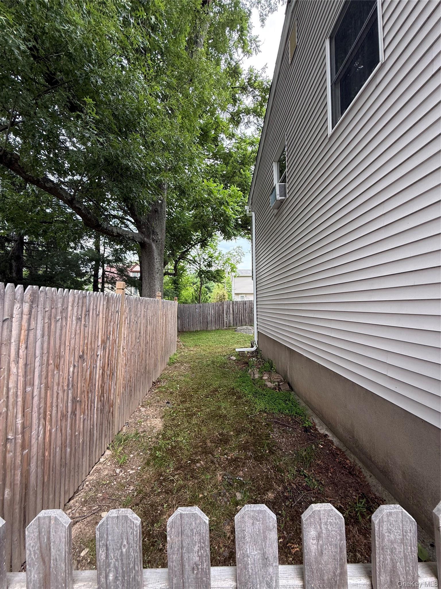 Single Family Twin Court  Rockland County, NY 10965, MLS-1019502-12