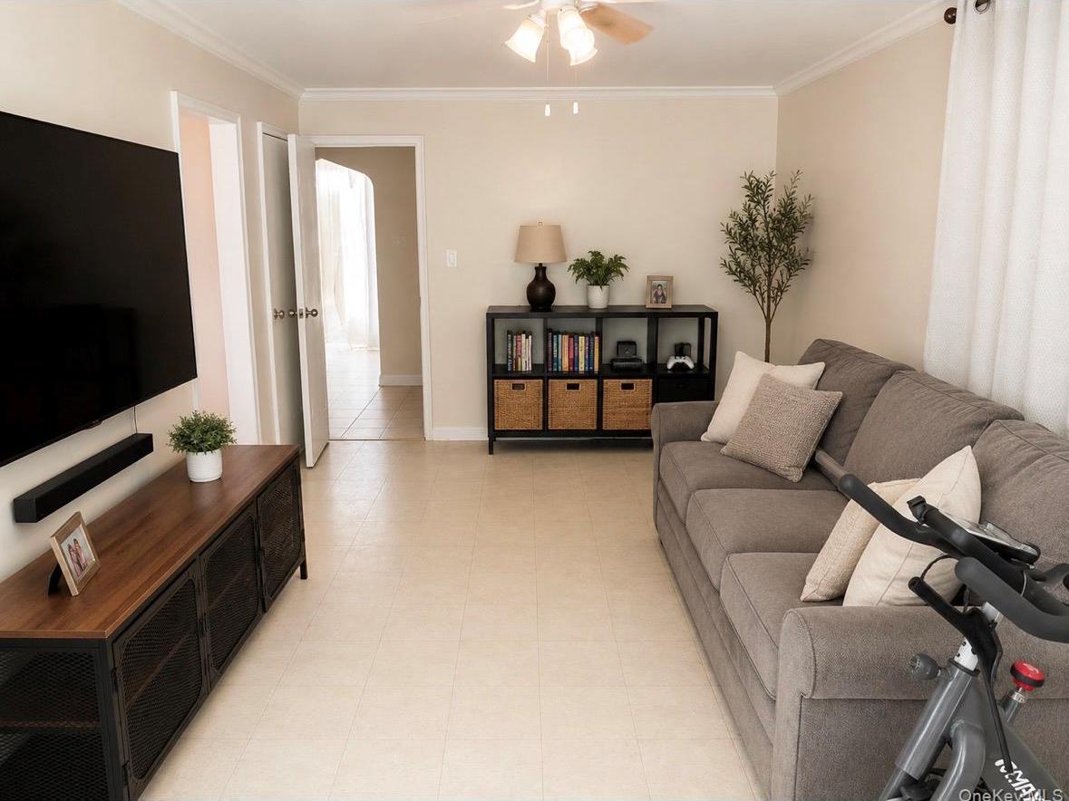 Single Family Matilda Avenue Bronx, NY 10470, MLS-1019504-10