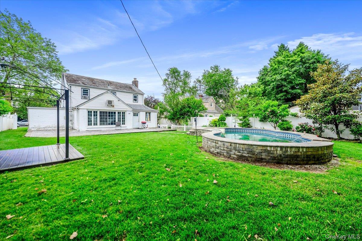 Single Family Maryland Avenue Nassau County, NY 11520, MLS-1019516-24