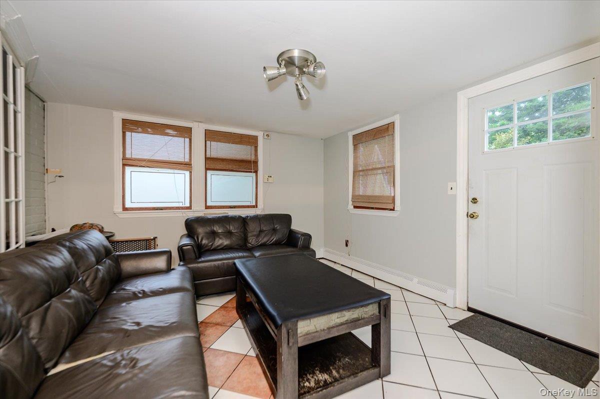 Single Family Maryland Avenue Nassau County, NY 11520, MLS-1019516-6