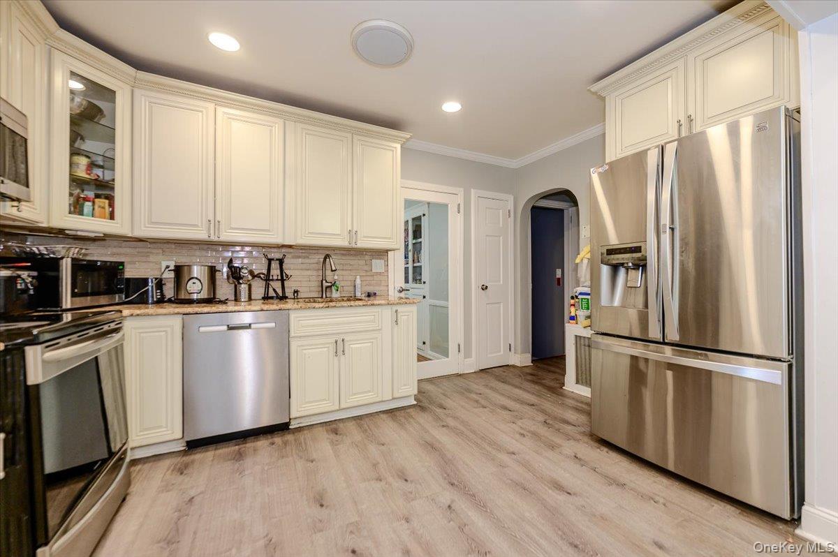 Single Family Maryland Avenue Nassau County, NY 11520, MLS-1019516-9