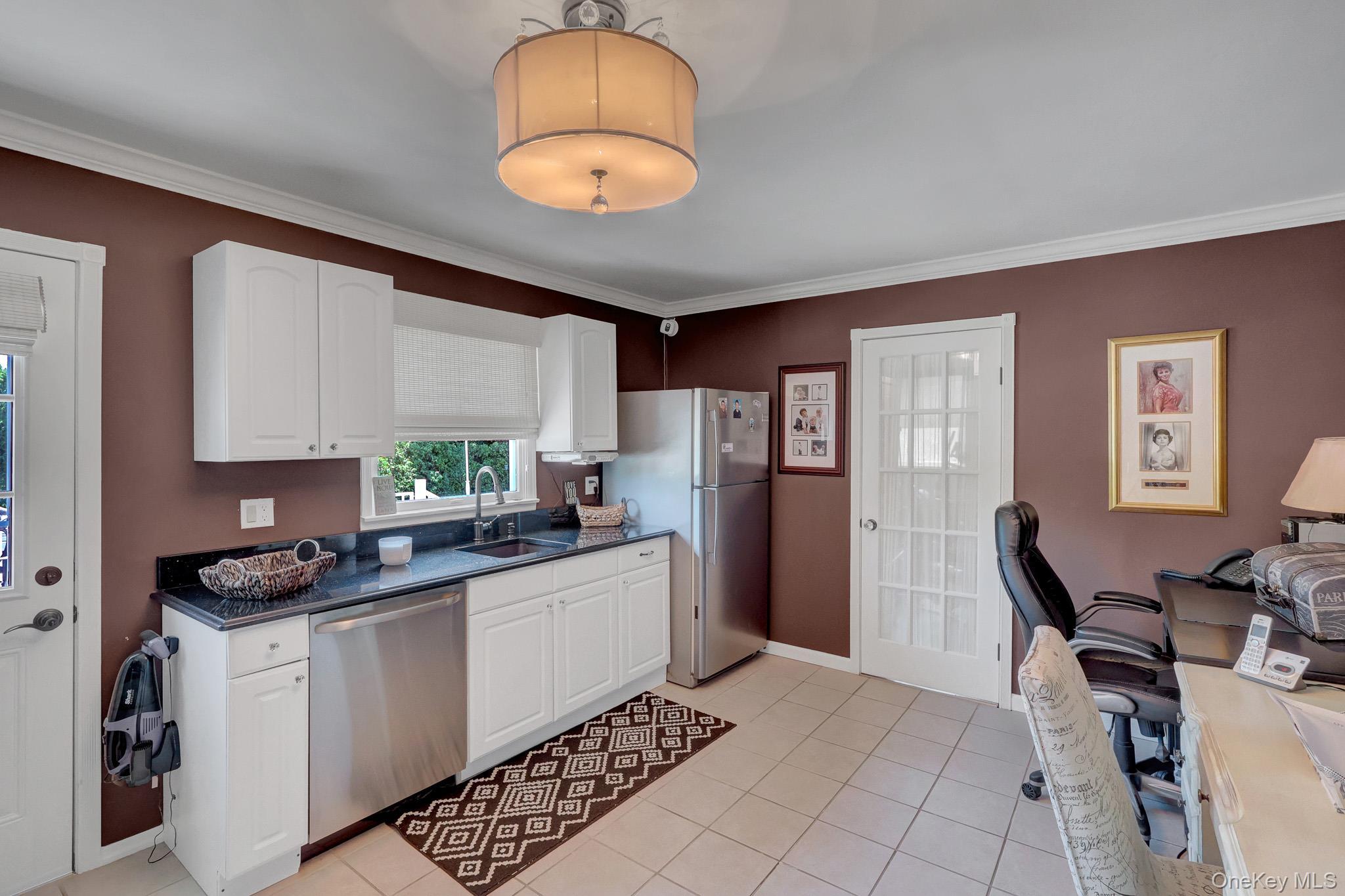 Single Family Shadybrook Lane Suffolk County, NY 11795, MLS-1019534-27
