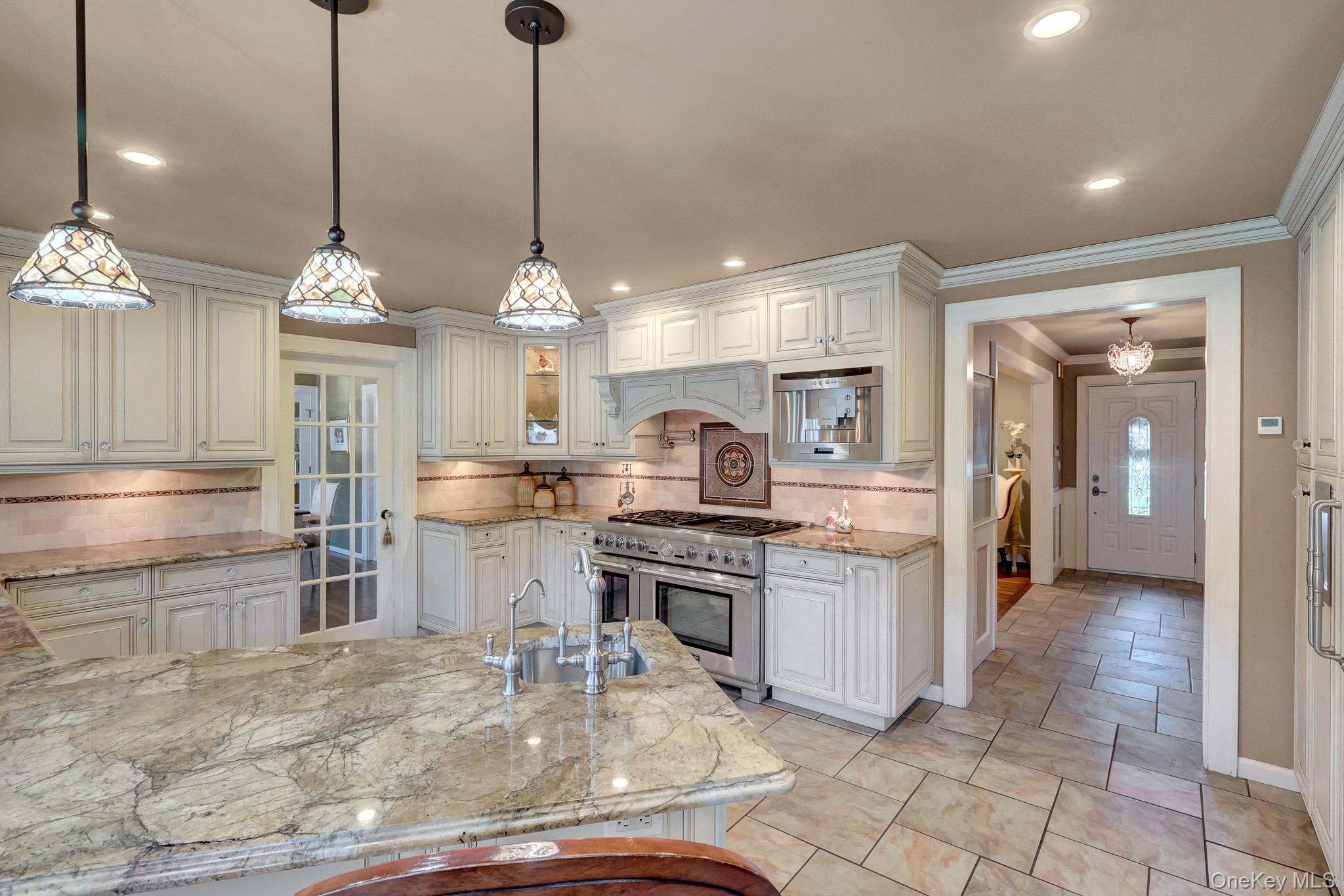 Single Family Shadybrook Lane Suffolk County, NY 11795, MLS-1019534-8