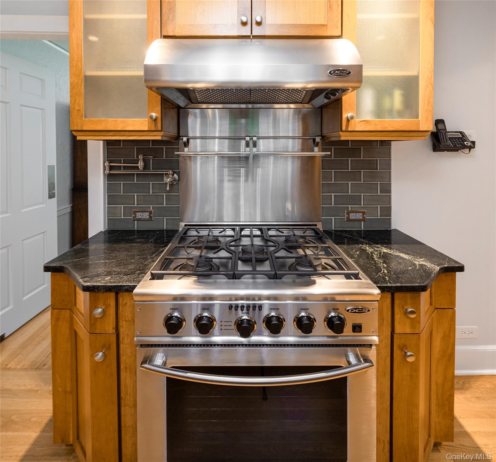 Single Family Douglas Place Westchester County, NY 10552, MLS-1019544-13