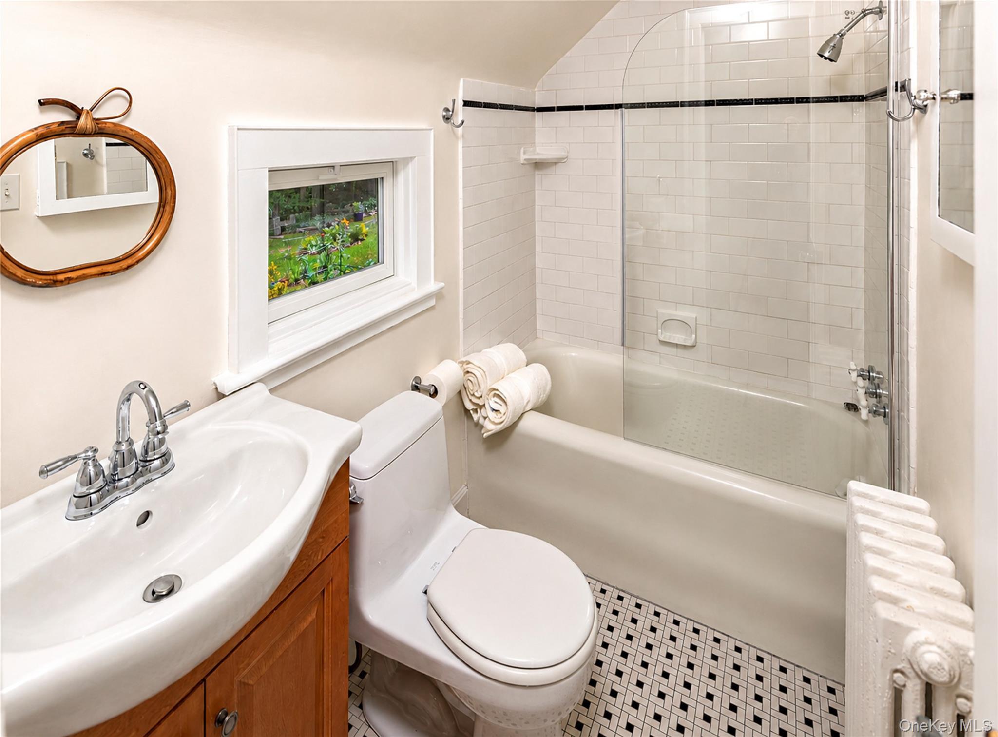 Single Family Douglas Place Westchester County, NY 10552, MLS-1019544-31