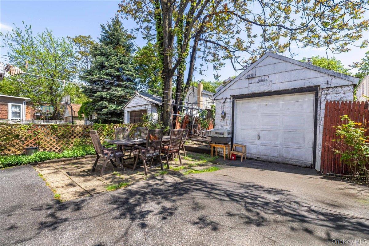 Single Family Wilder Avenue Bronx, NY 10466, MLS-1019555-18