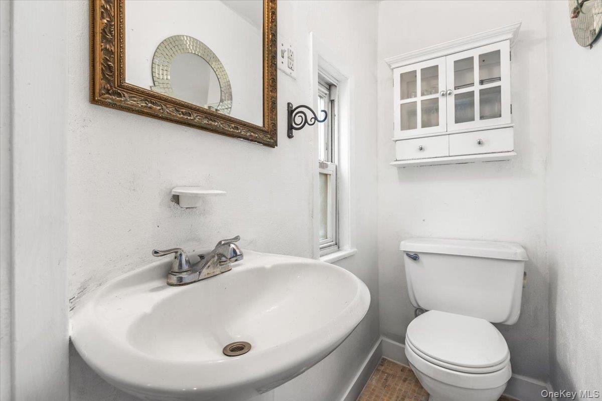Single Family Wilder Avenue Bronx, NY 10466, MLS-1019555-9
