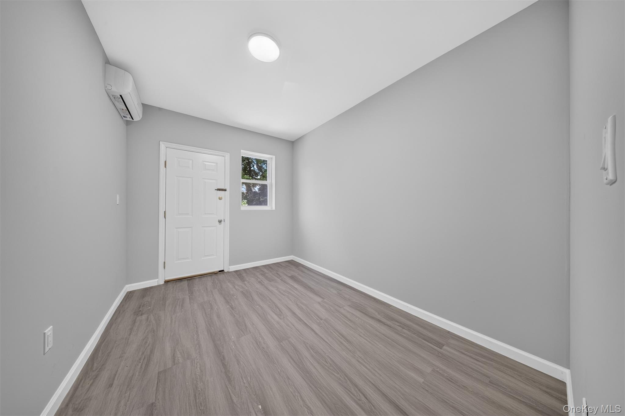 Single Family 77th Avenue Queens, NY 11385, MLS-1019559-11