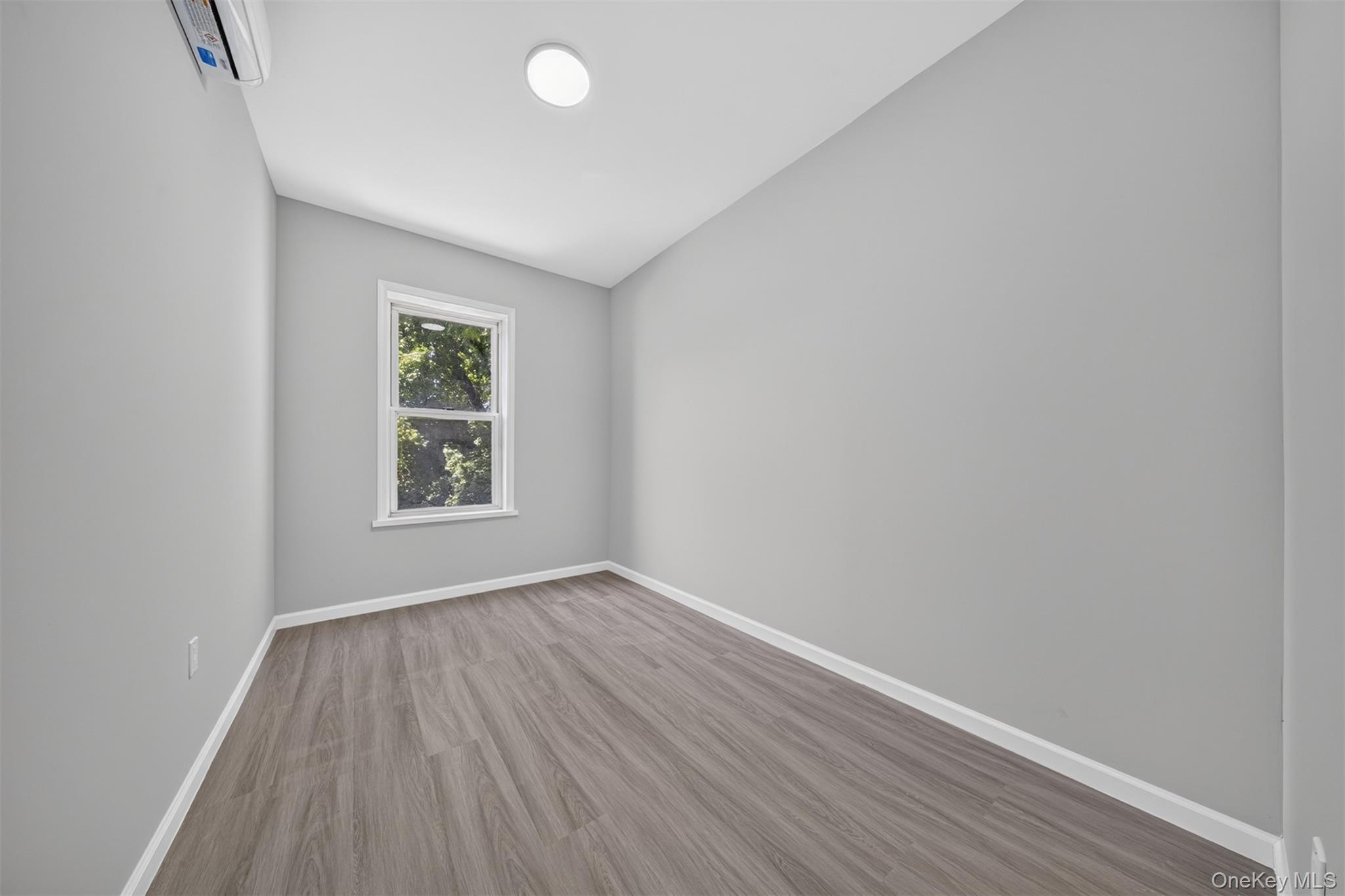 Single Family 77th Avenue Queens, NY 11385, MLS-1019559-25