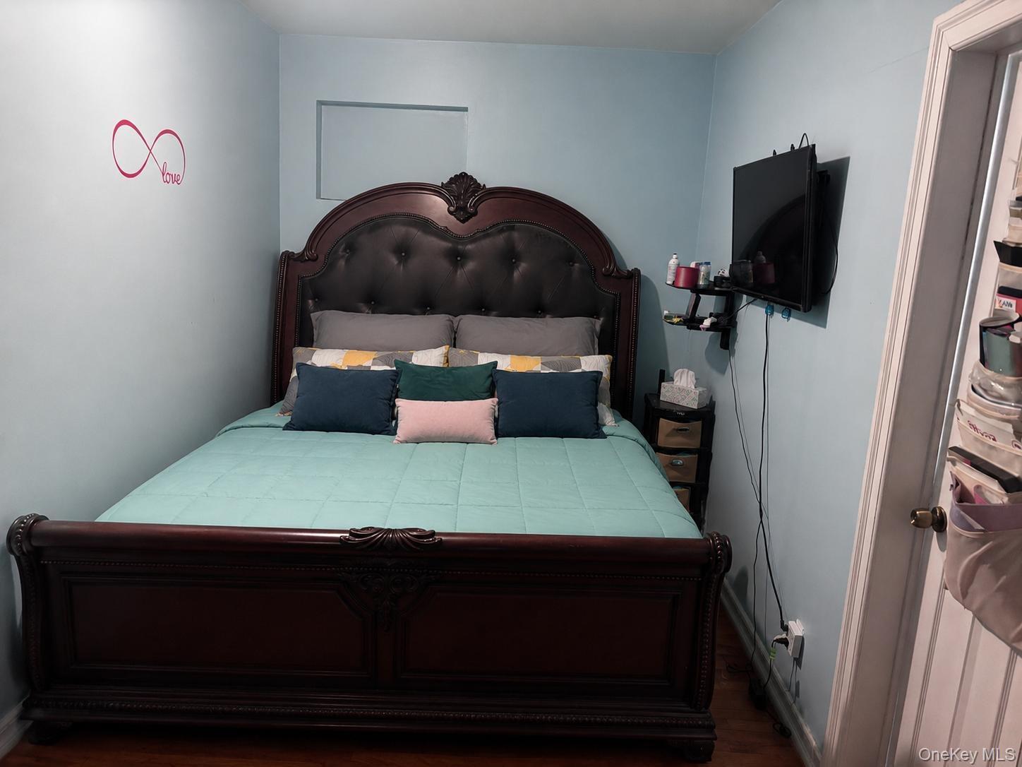 Single Family 95th Avenue Queens, NY 11416, MLS-1019568-14