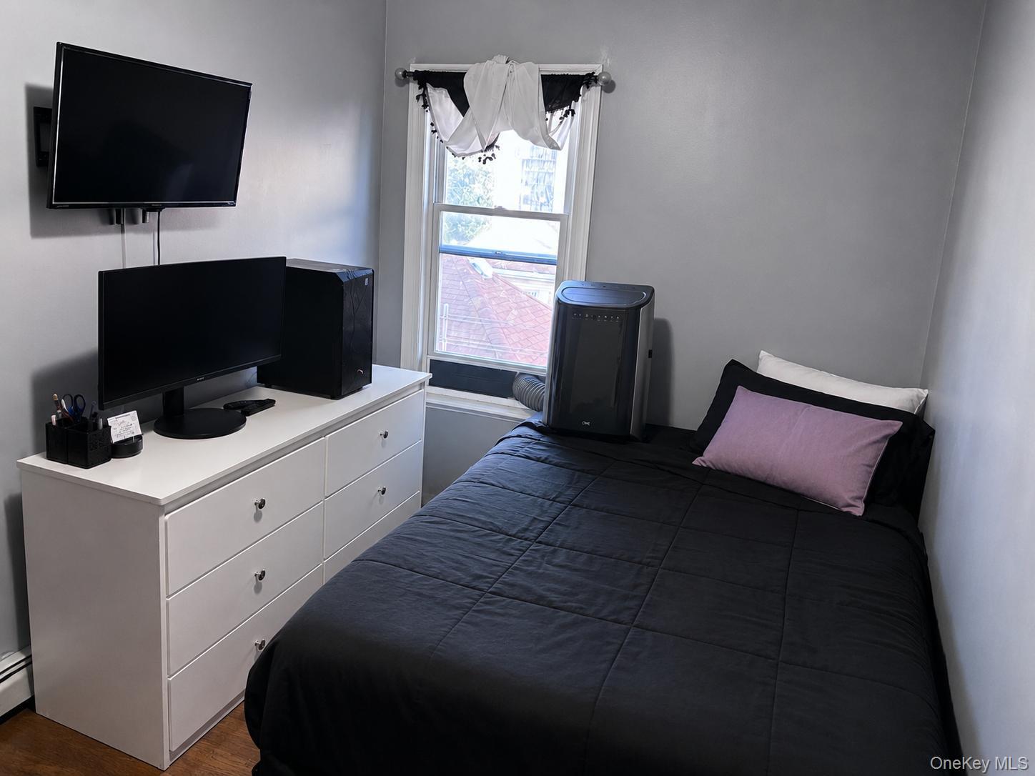 Single Family 95th Avenue Queens, NY 11416, MLS-1019568-8