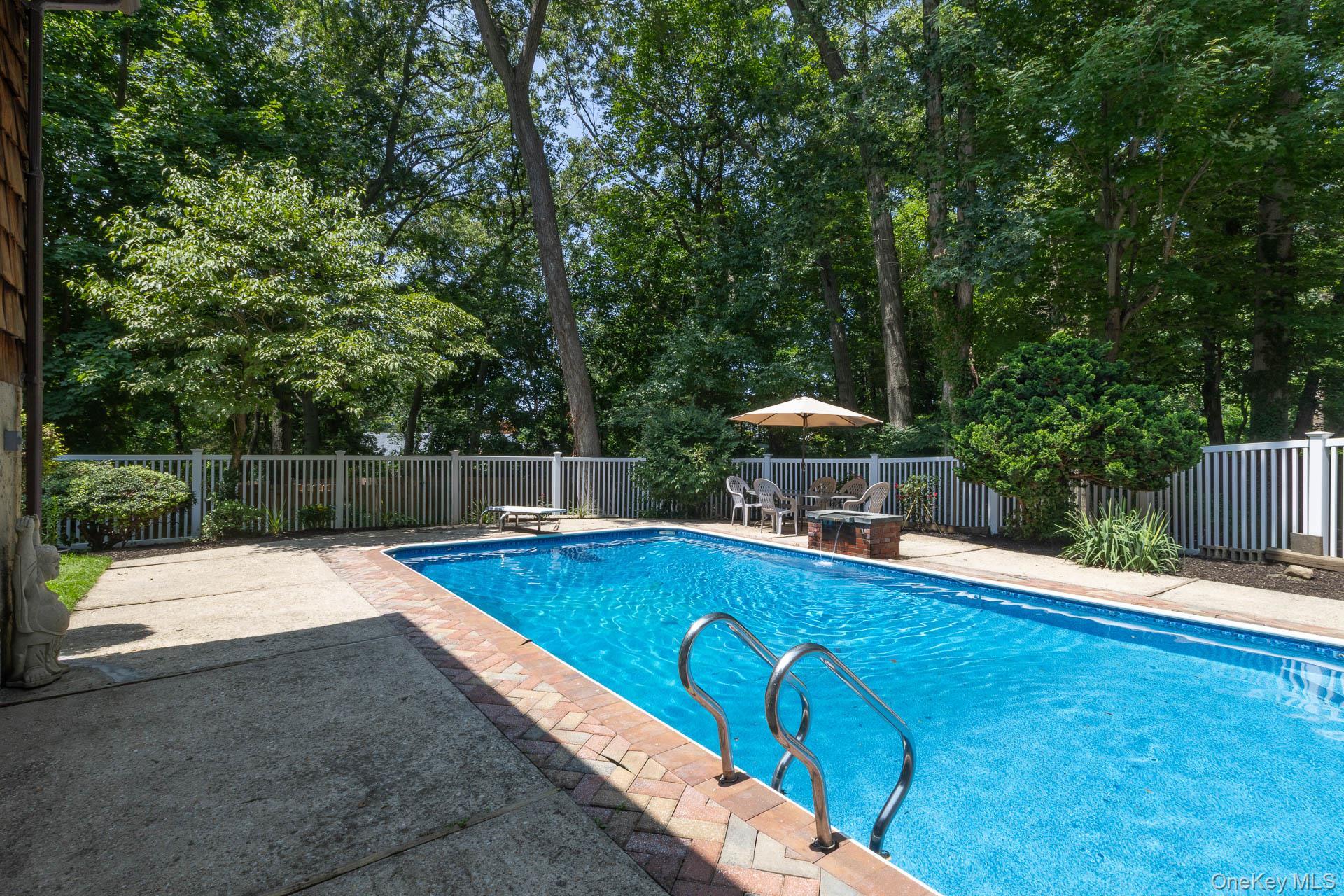 Single Family Cuba Hill Road Suffolk County, NY 11743, MLS-1019603-31