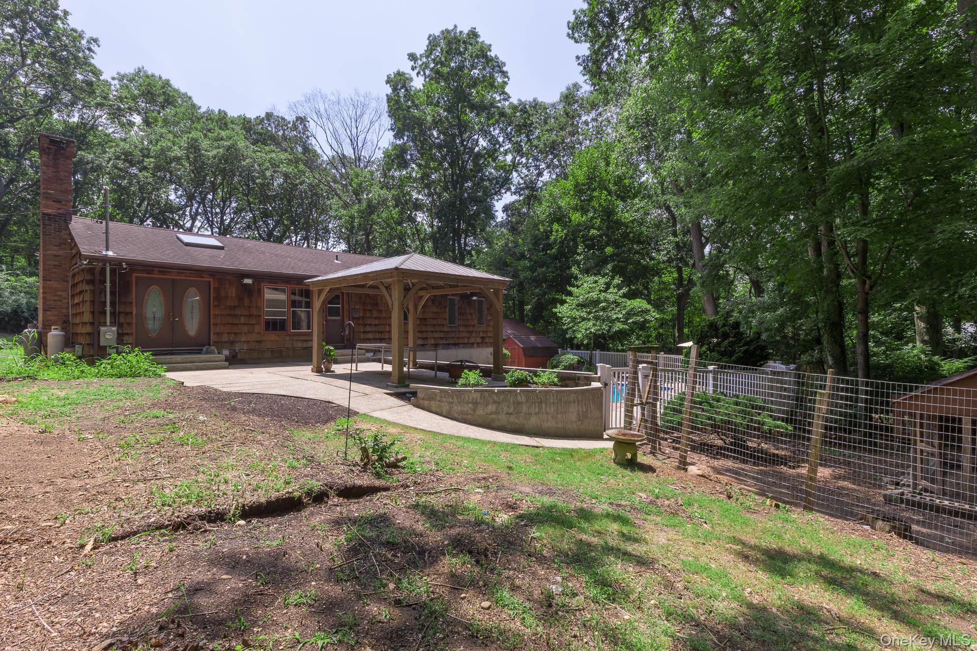 Single Family Cuba Hill Road Suffolk County, NY 11743, MLS-1019603-35