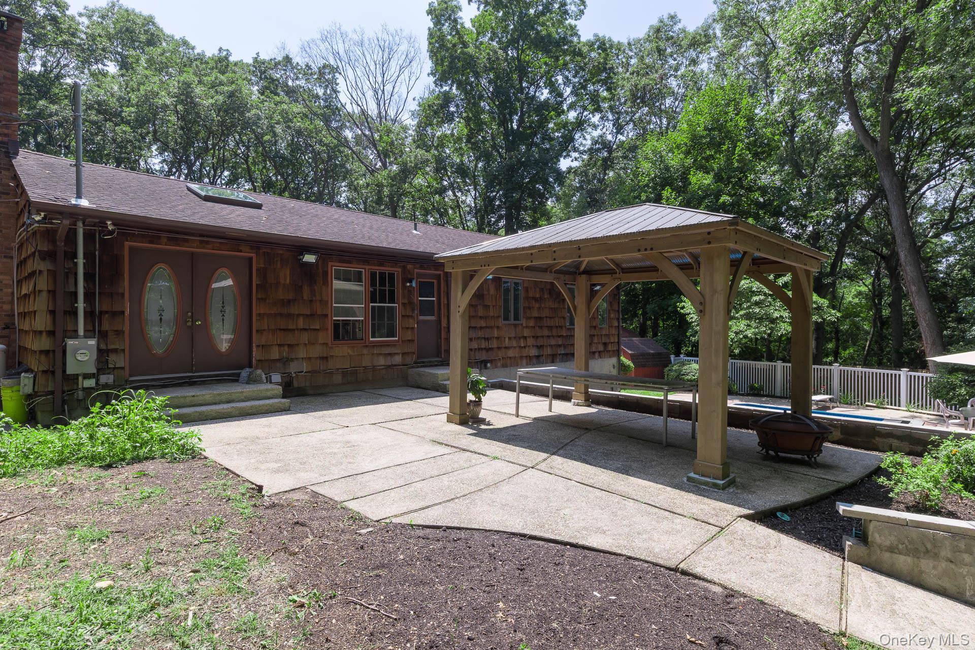 Single Family Cuba Hill Road Suffolk County, NY 11743, MLS-1019603-36