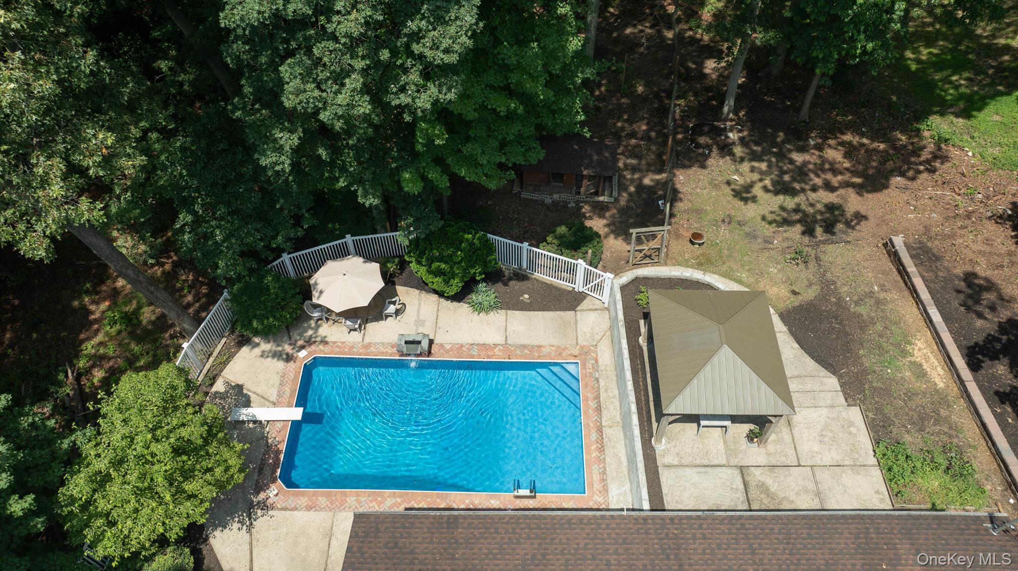 Single Family Cuba Hill Road Suffolk County, NY 11743, MLS-1019603-39