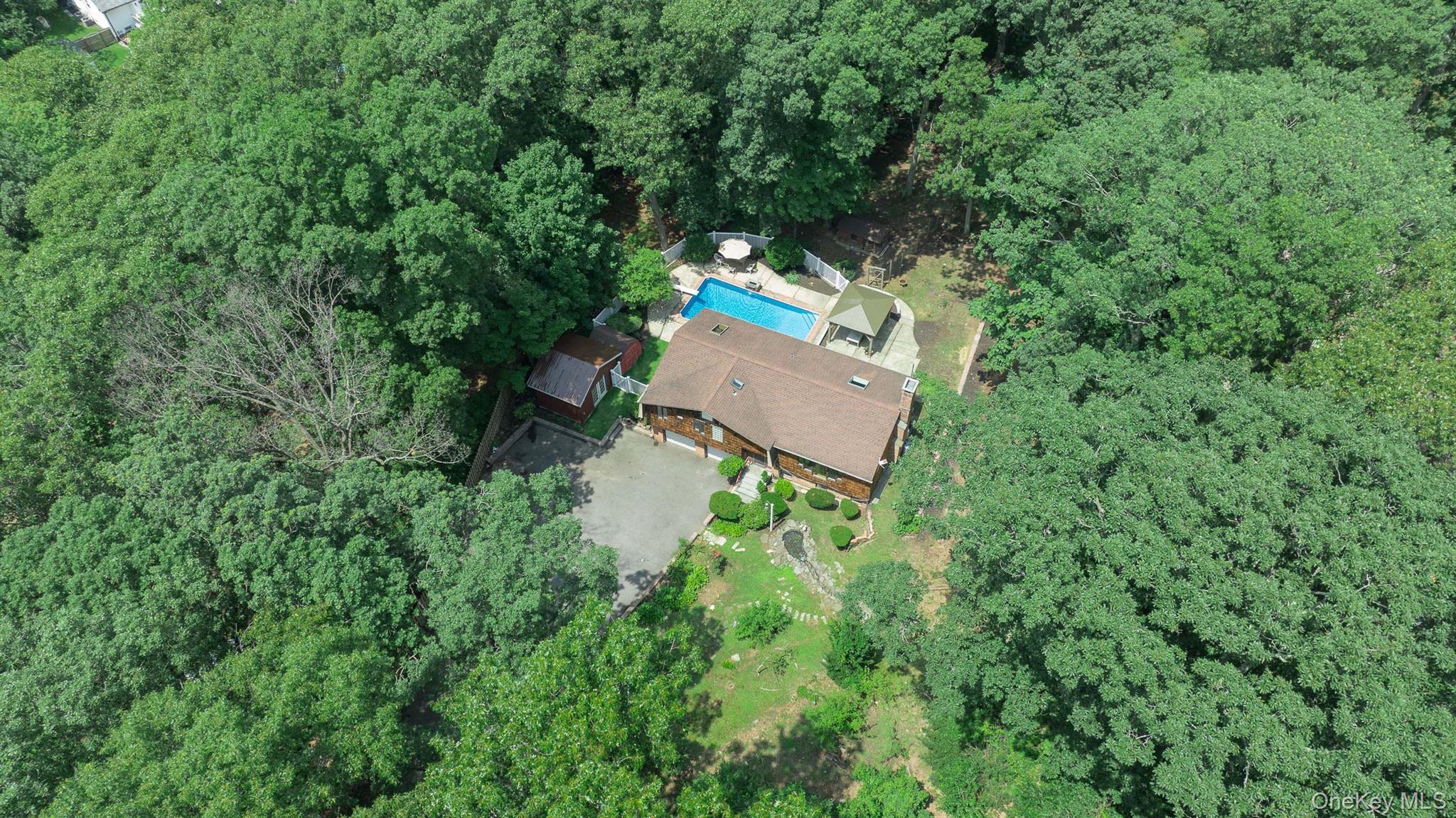 Single Family Cuba Hill Road Suffolk County, NY 11743, MLS-1019603-43