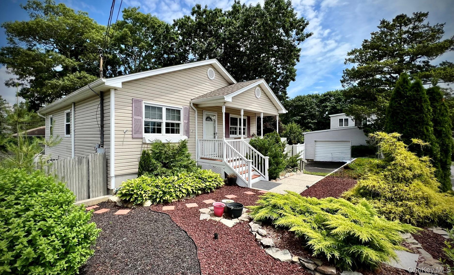 Single Family Rugby Drive  Suffolk County, NY 11967, MLS-1019612-5