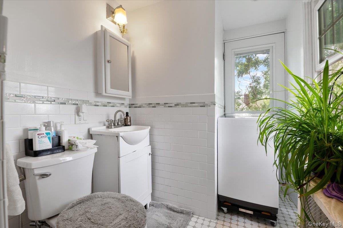 Single Family E 24th Street Brooklyn, NY 11210, MLS-1019626-17
