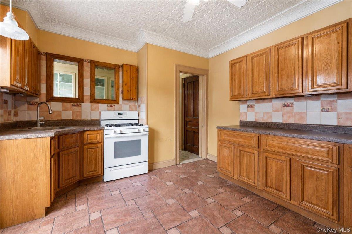 Single Family E 24th Street Brooklyn, NY 11210, MLS-1019626-9